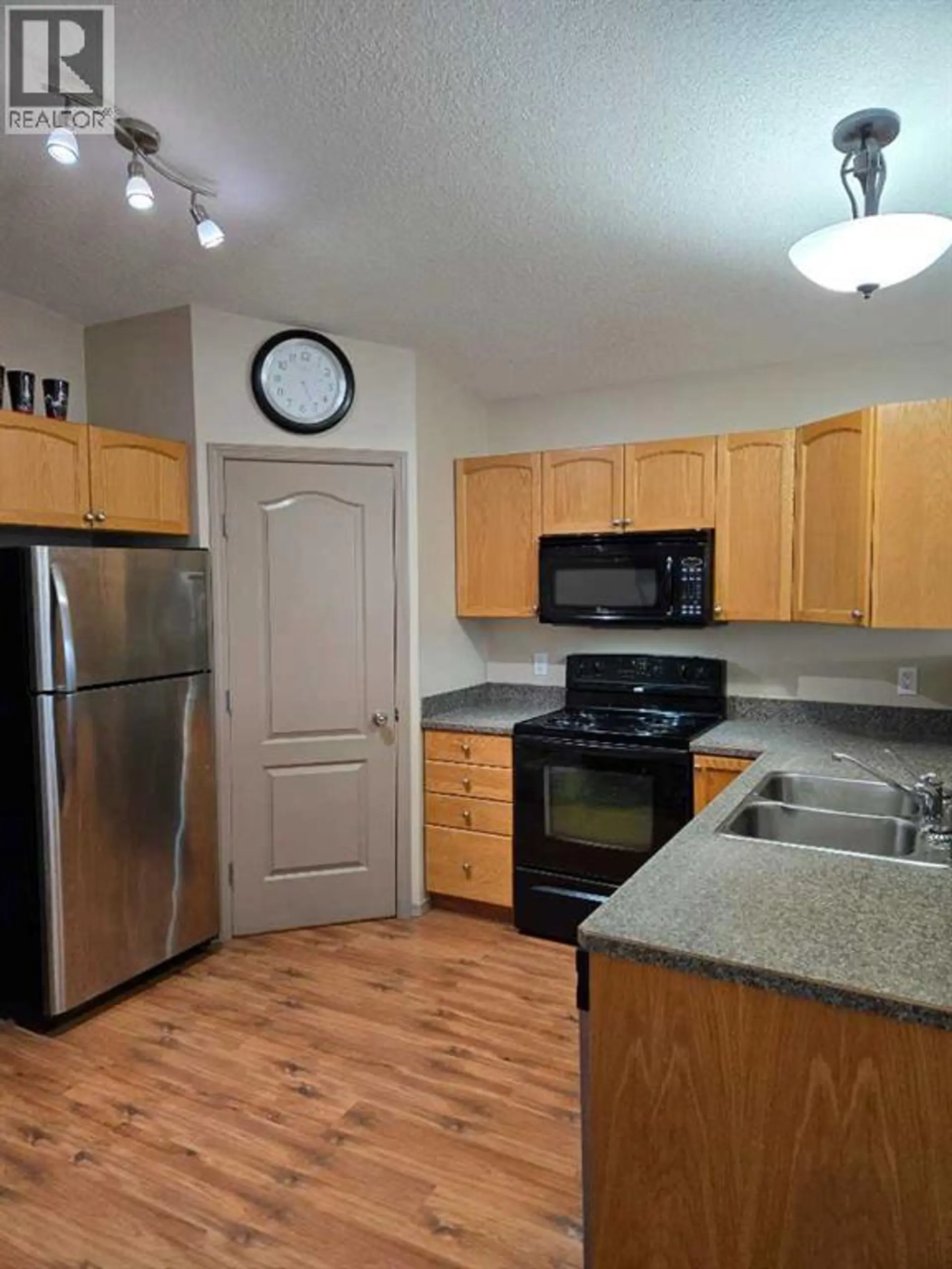 8821 65 Avenue - Image 5