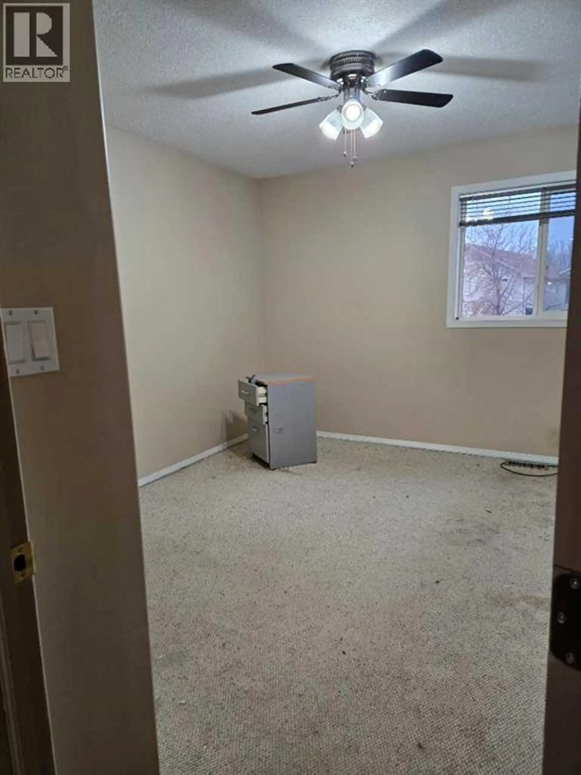 8821 65 Avenue - Image 11