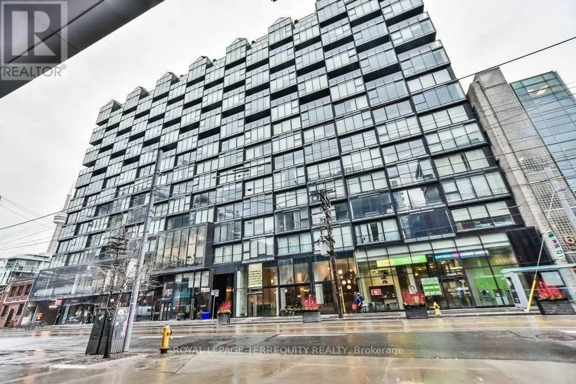 #215 629 KING STREET W - Image 14