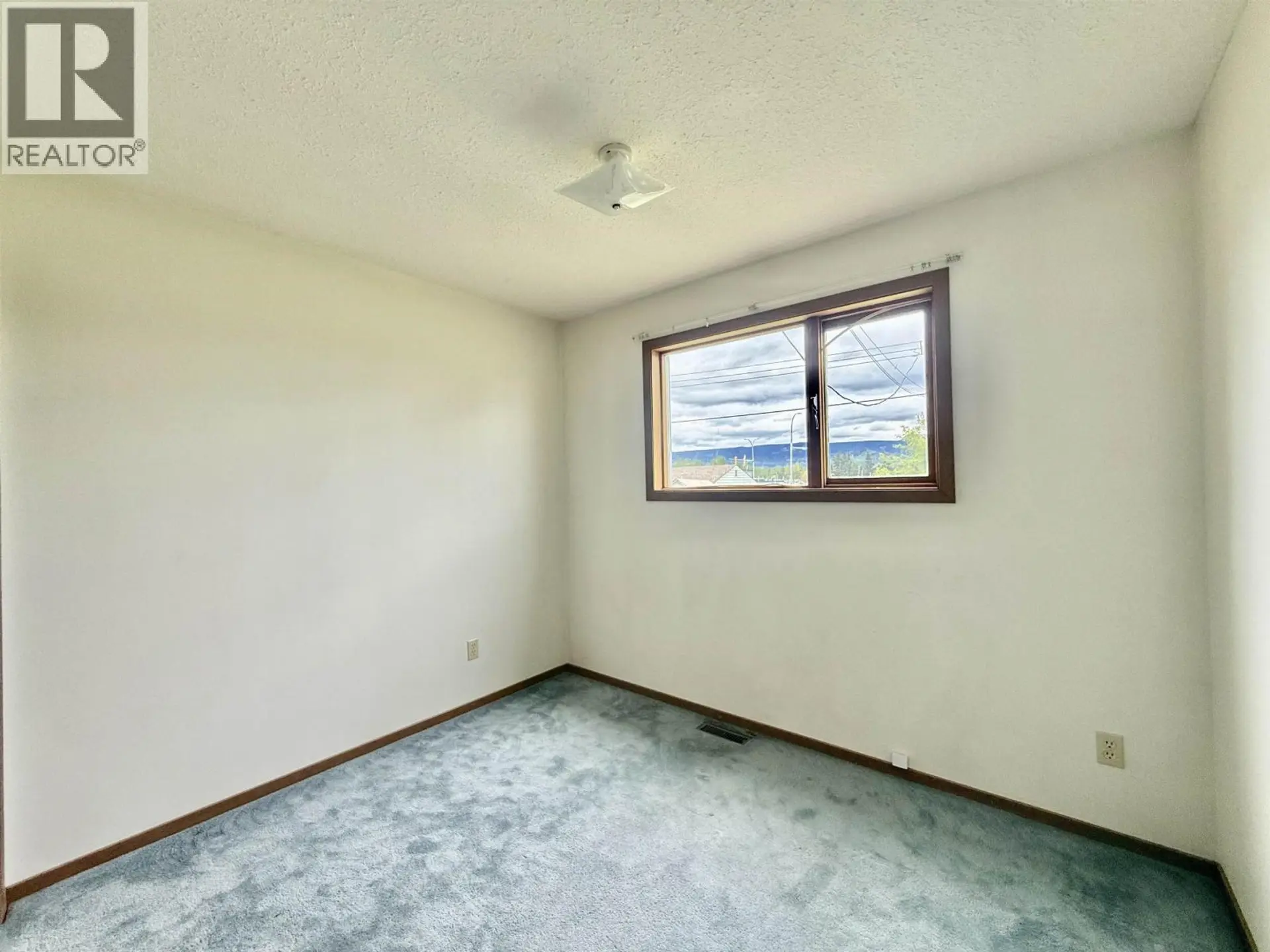 4086 FOURTH AVENUE - Image 11