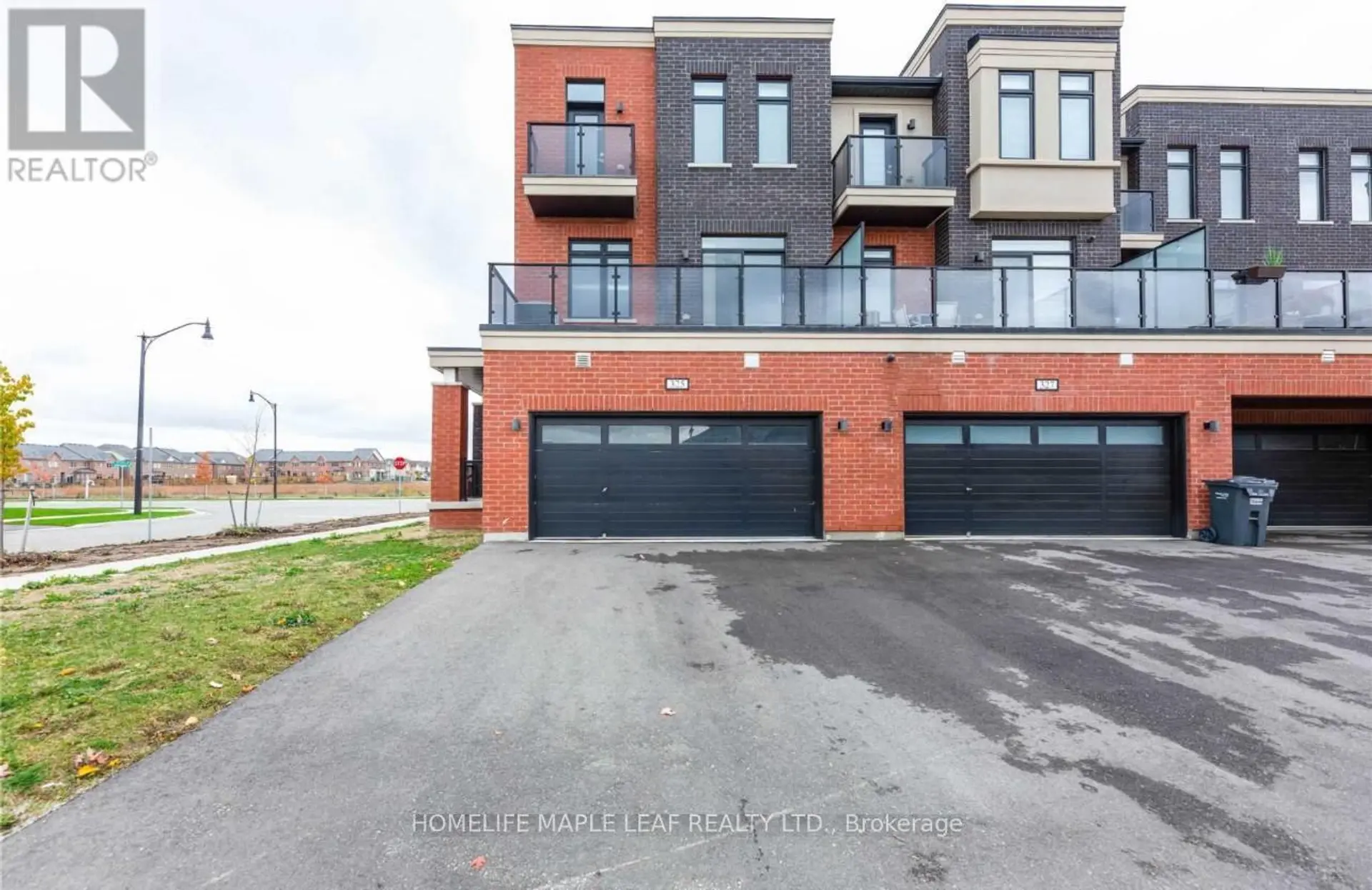 325 VETERANS DRIVE - Image 1