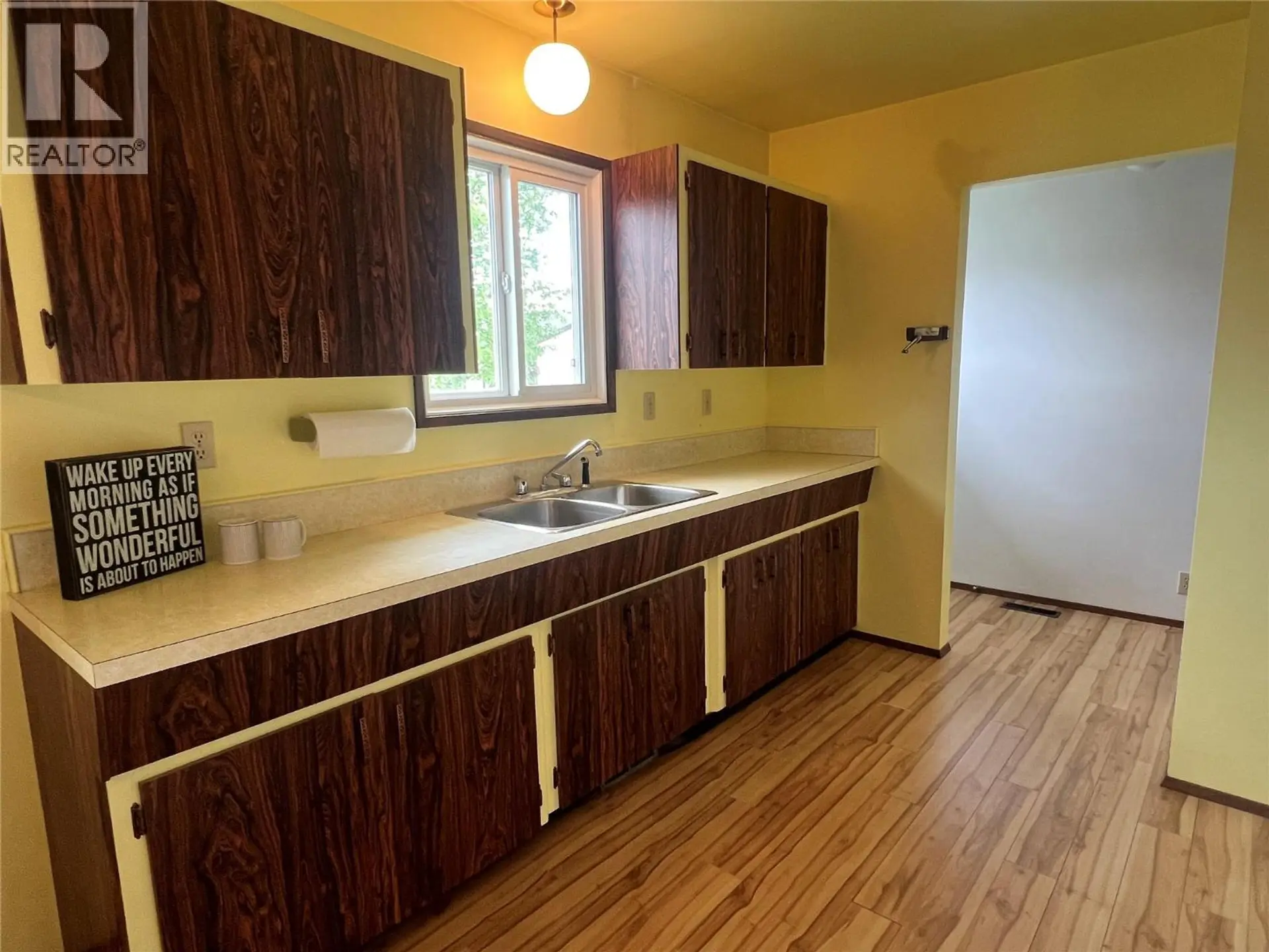 1029 118 Avenue - Image 4