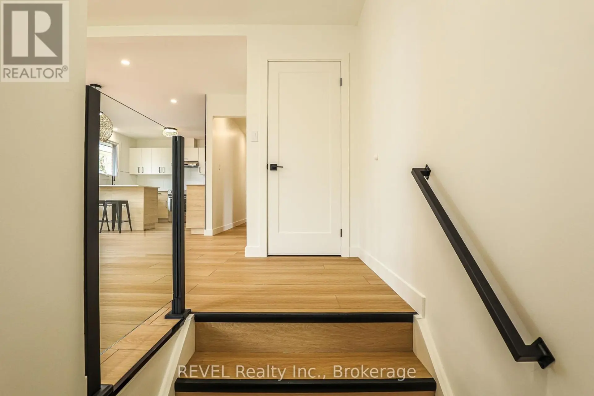 12 ANDREA DRIVE - Image 4