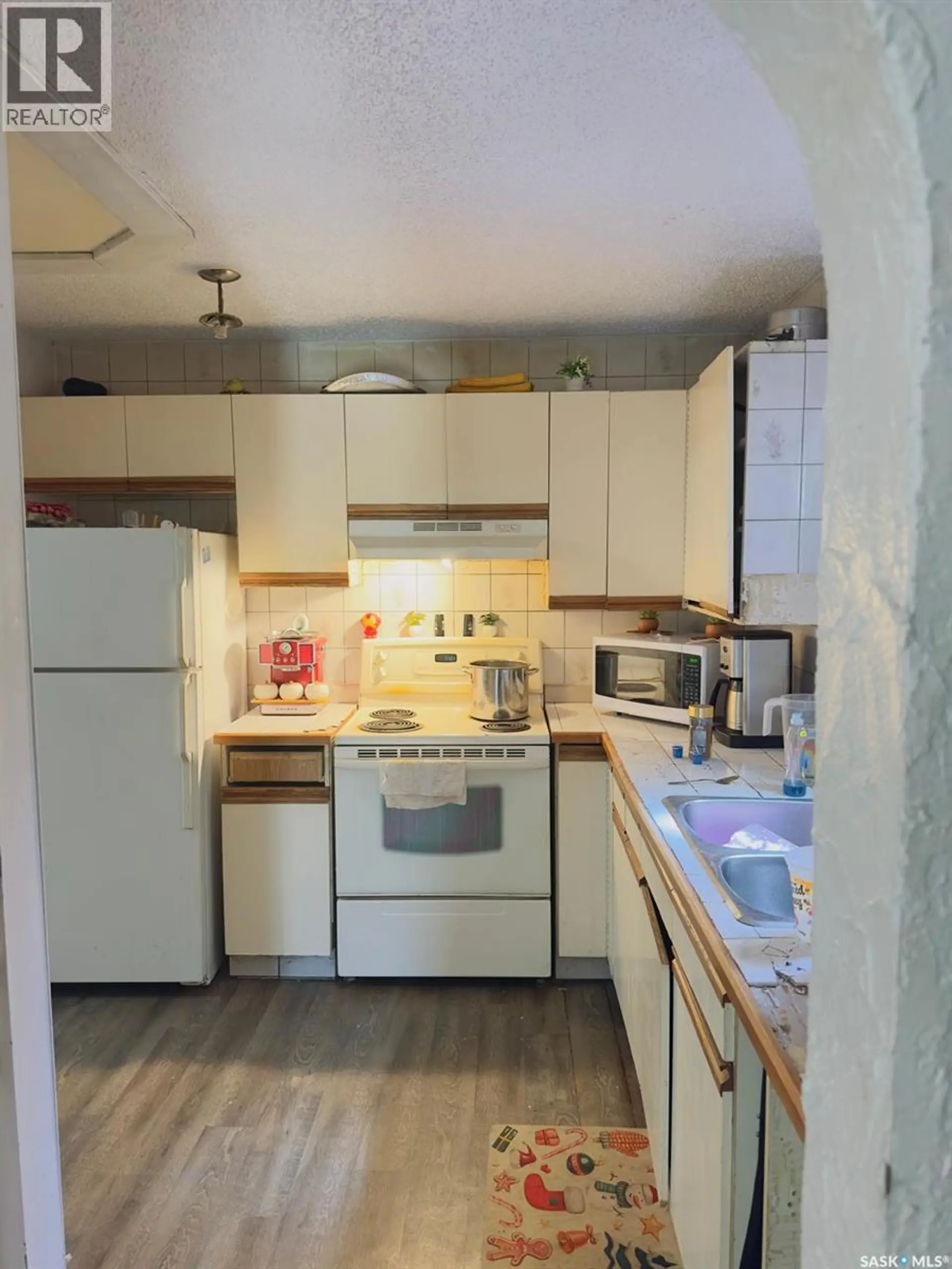 1607 Acadia DRIVE - Image 6