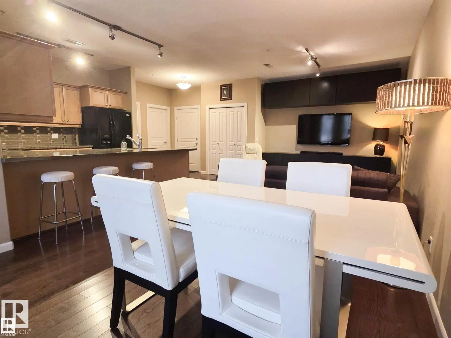 #109 160 MAGRATH RD NW - Image 6