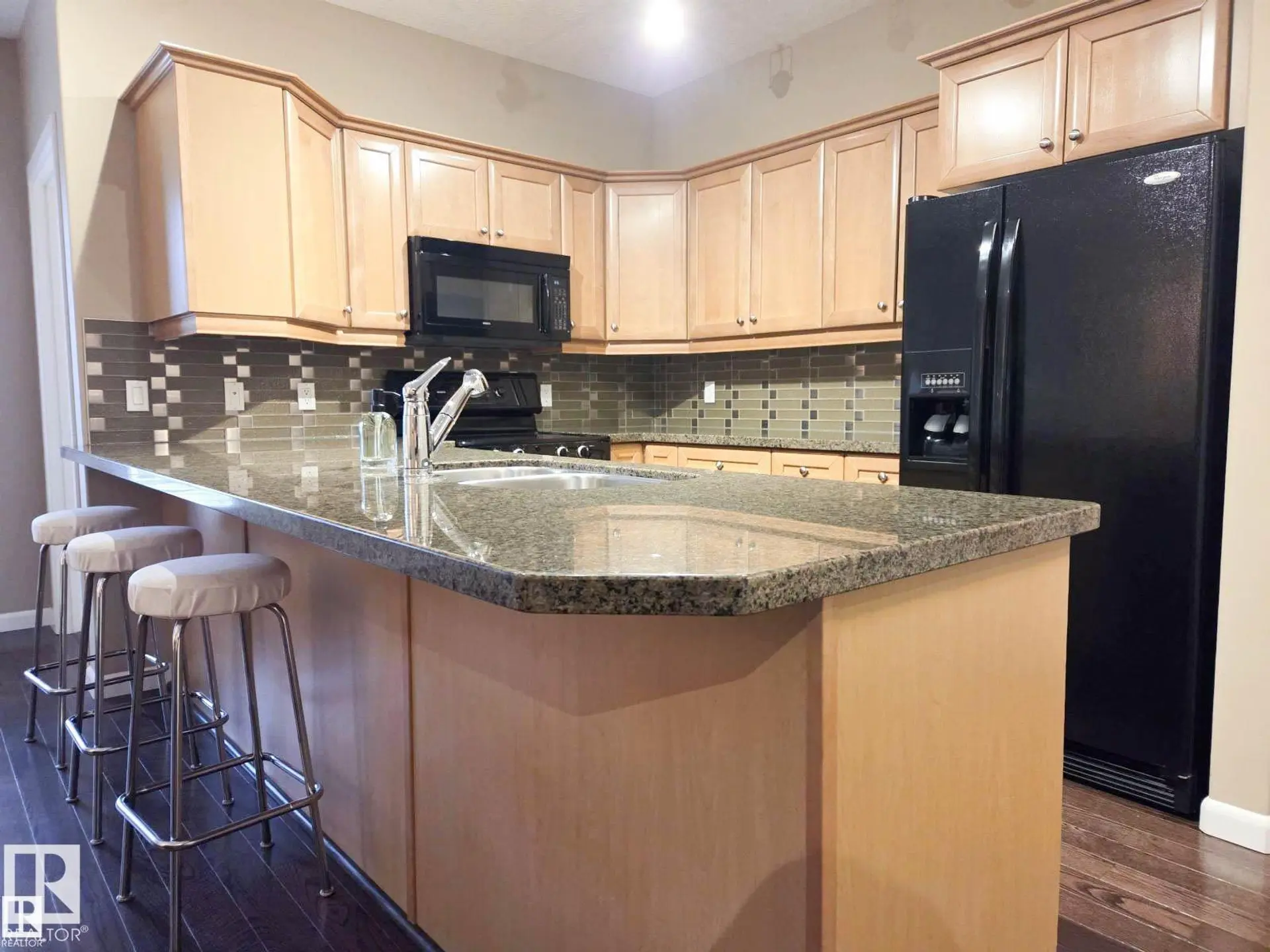 #109 160 MAGRATH RD NW - Image 4