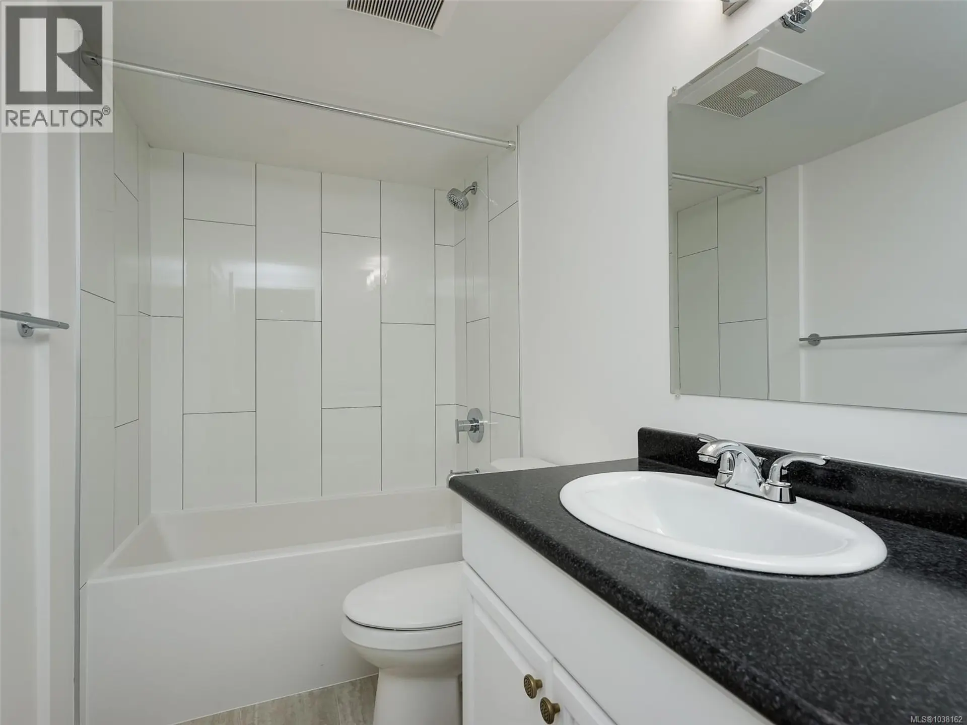#104 689 Bay St - Image 11