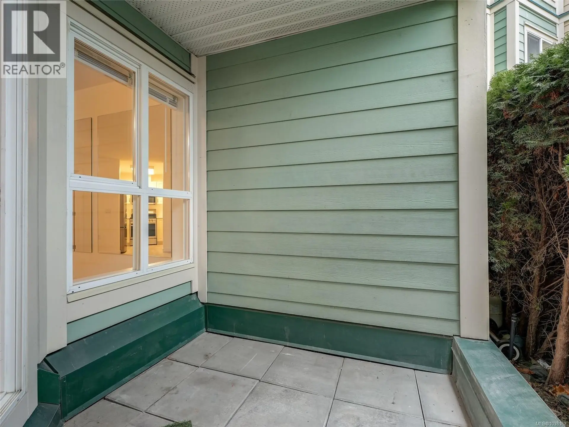#104 689 Bay St - Image 17