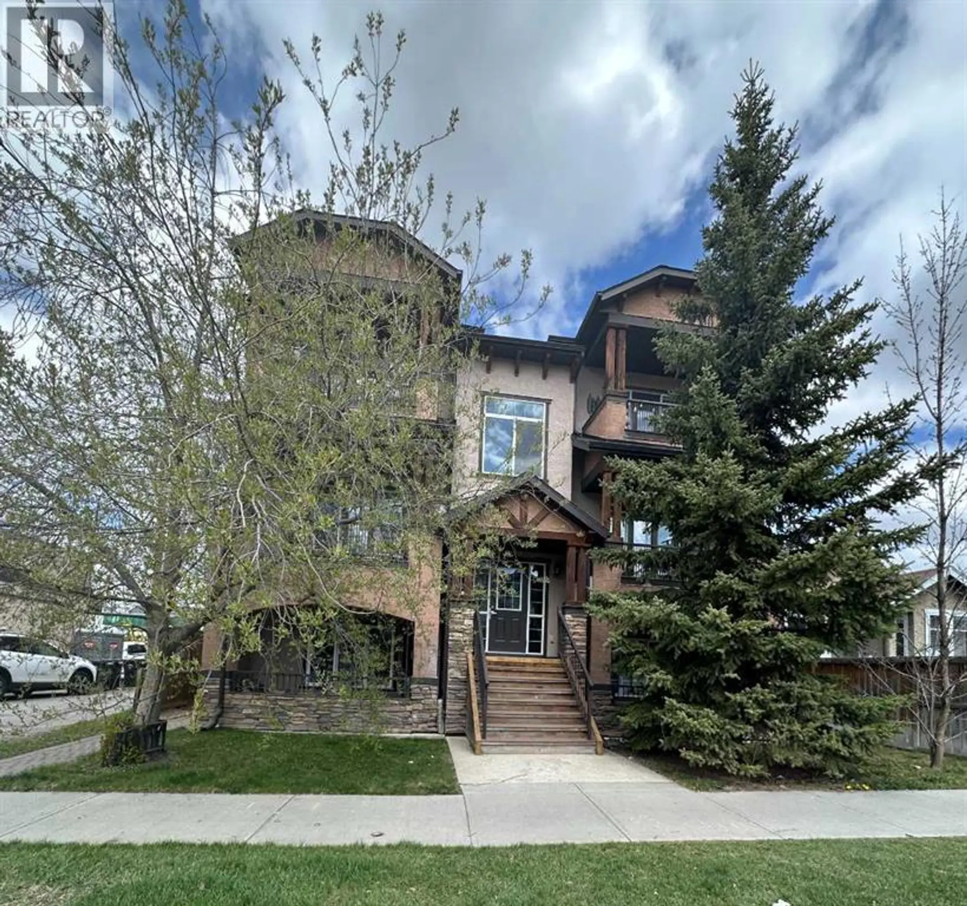 #102 110 12 Avenue NE - Image 1