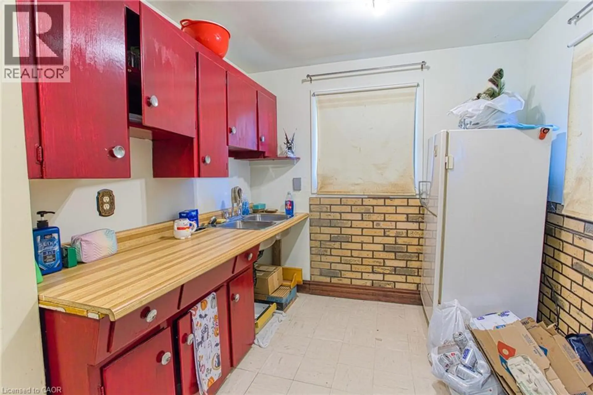 227 STONE CHURCH Road W - Image 8