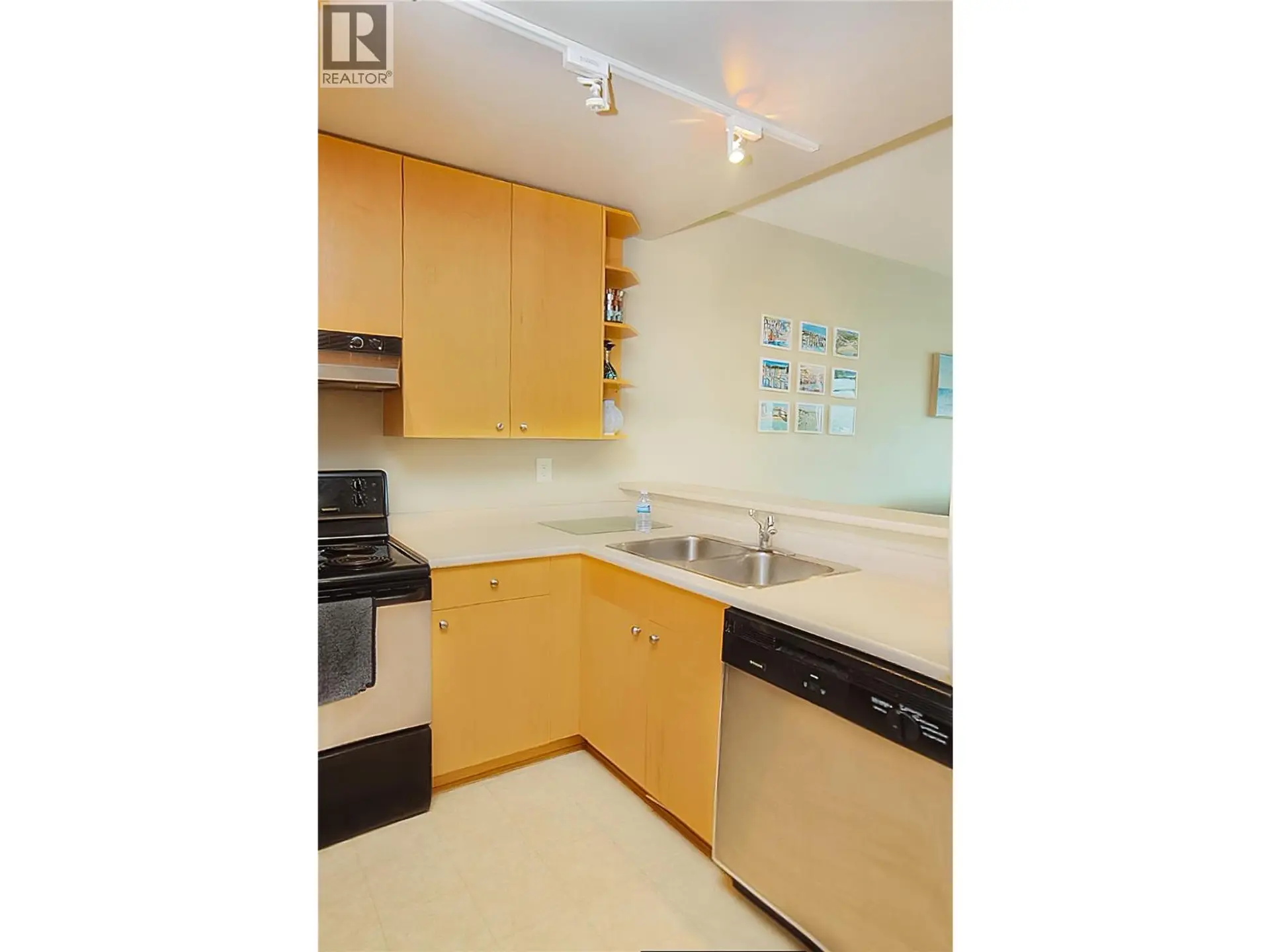#906 619 VICTORIA Street - Image 9
