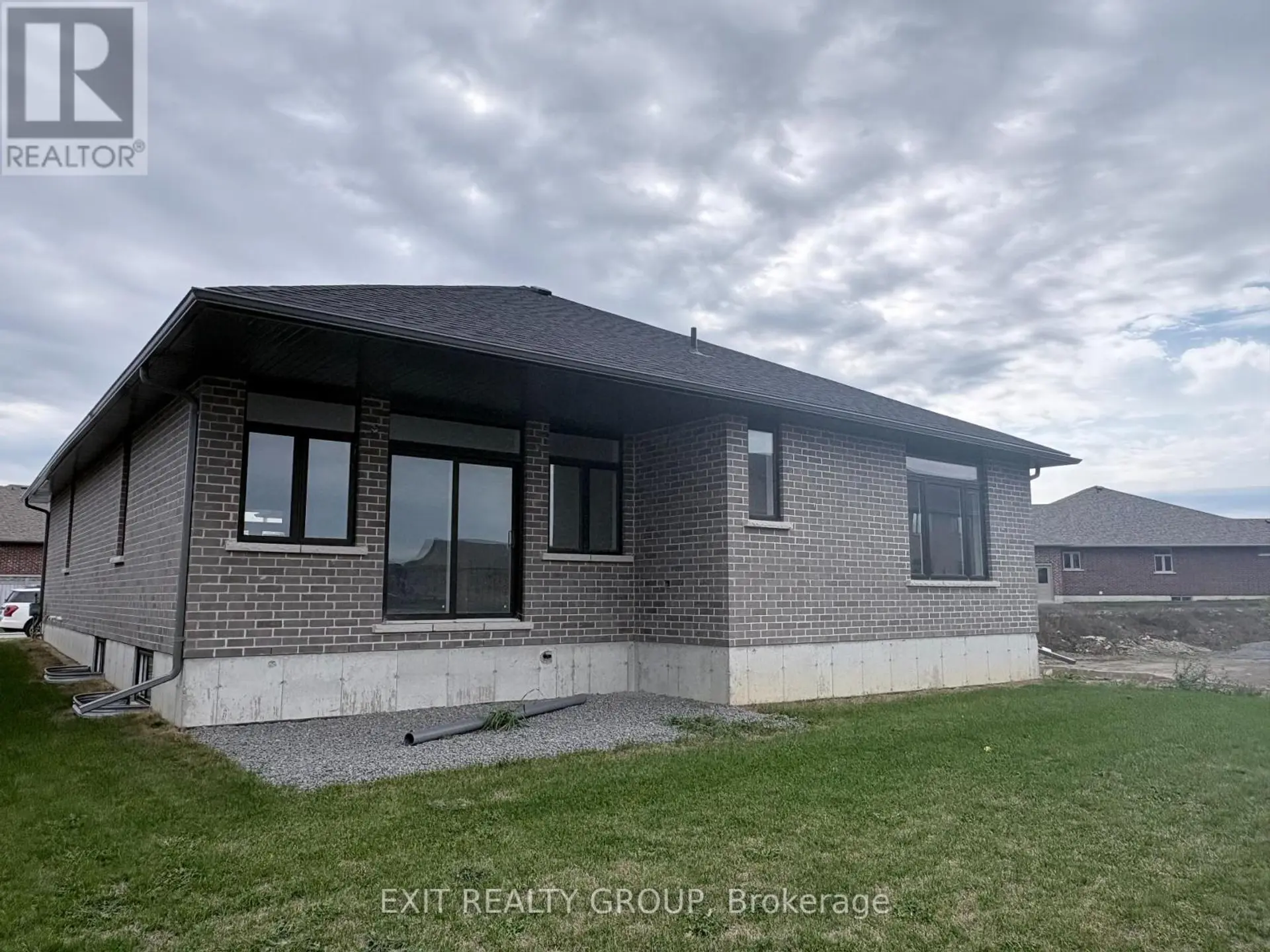 27 SULMON STREET - Image 6