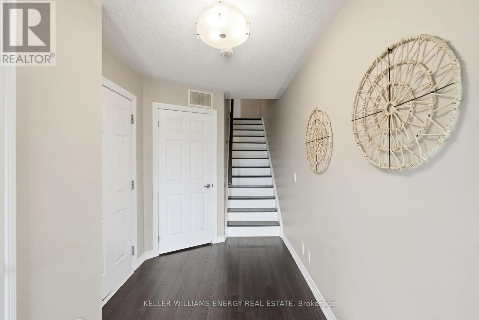 98 TABARET CRESCENT - Image 3