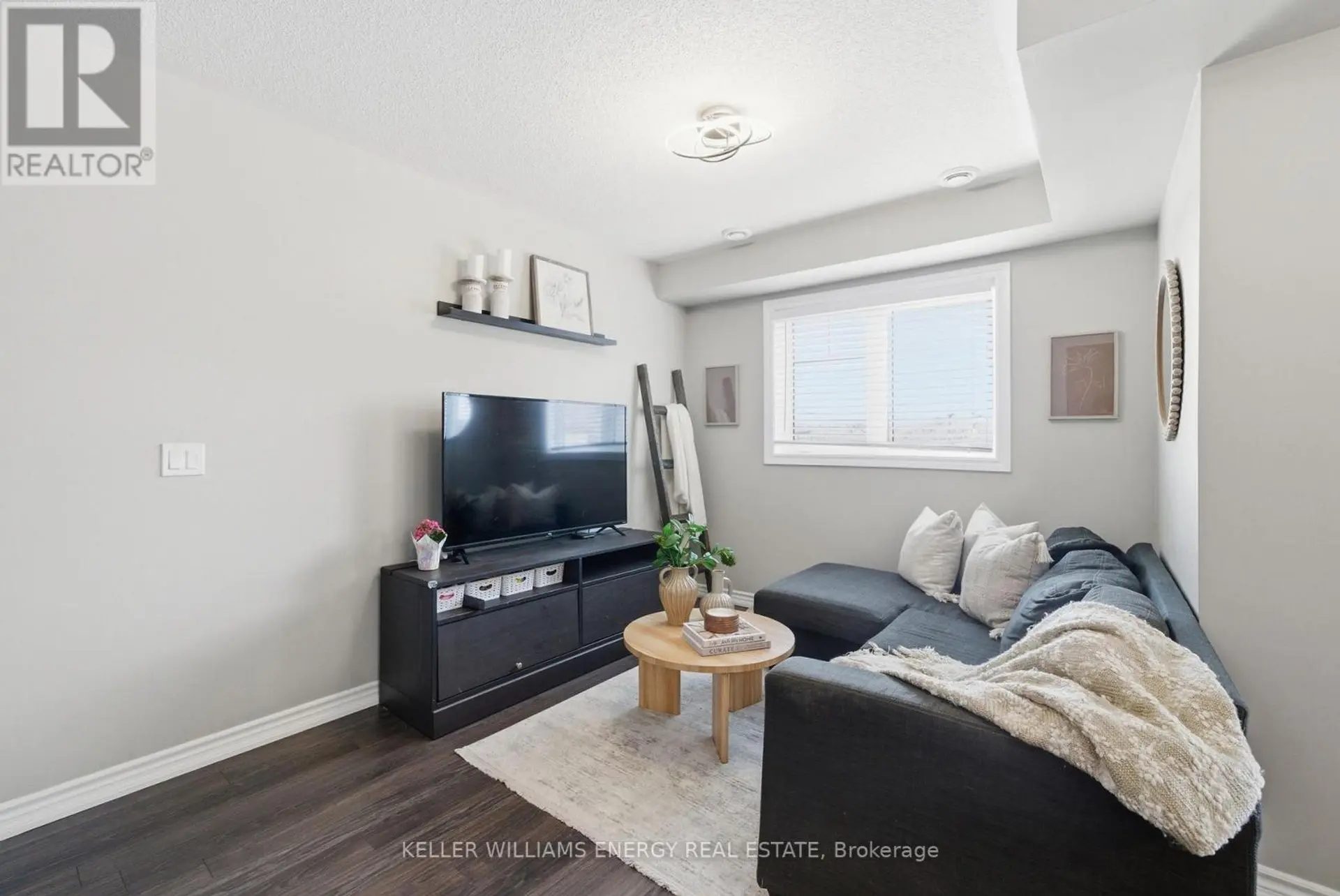 98 TABARET CRESCENT - Image 5