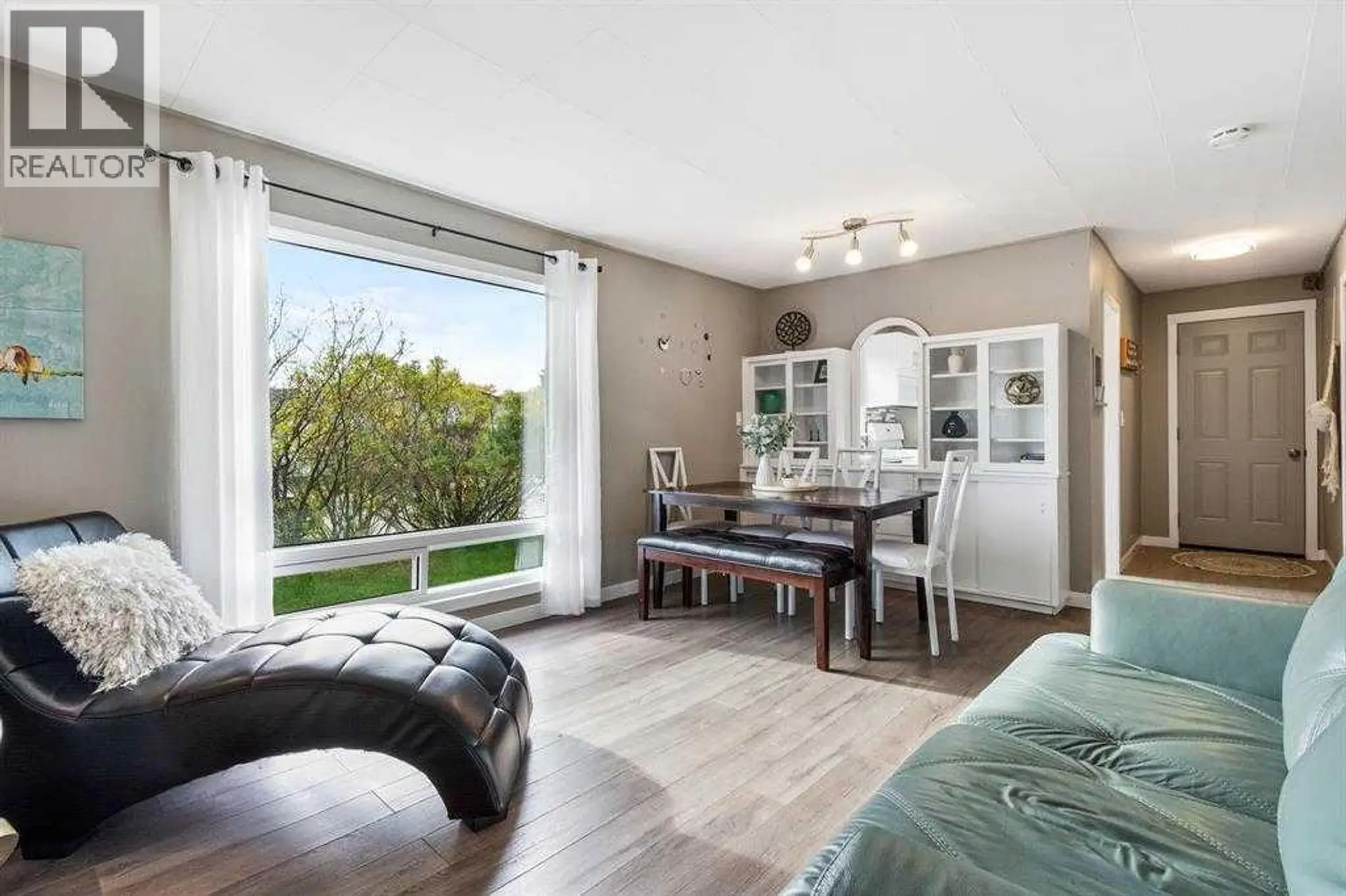 9304 106 Avenue - Image 2