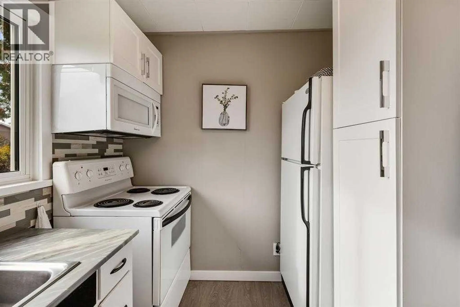 9304 106 Avenue - Image 8