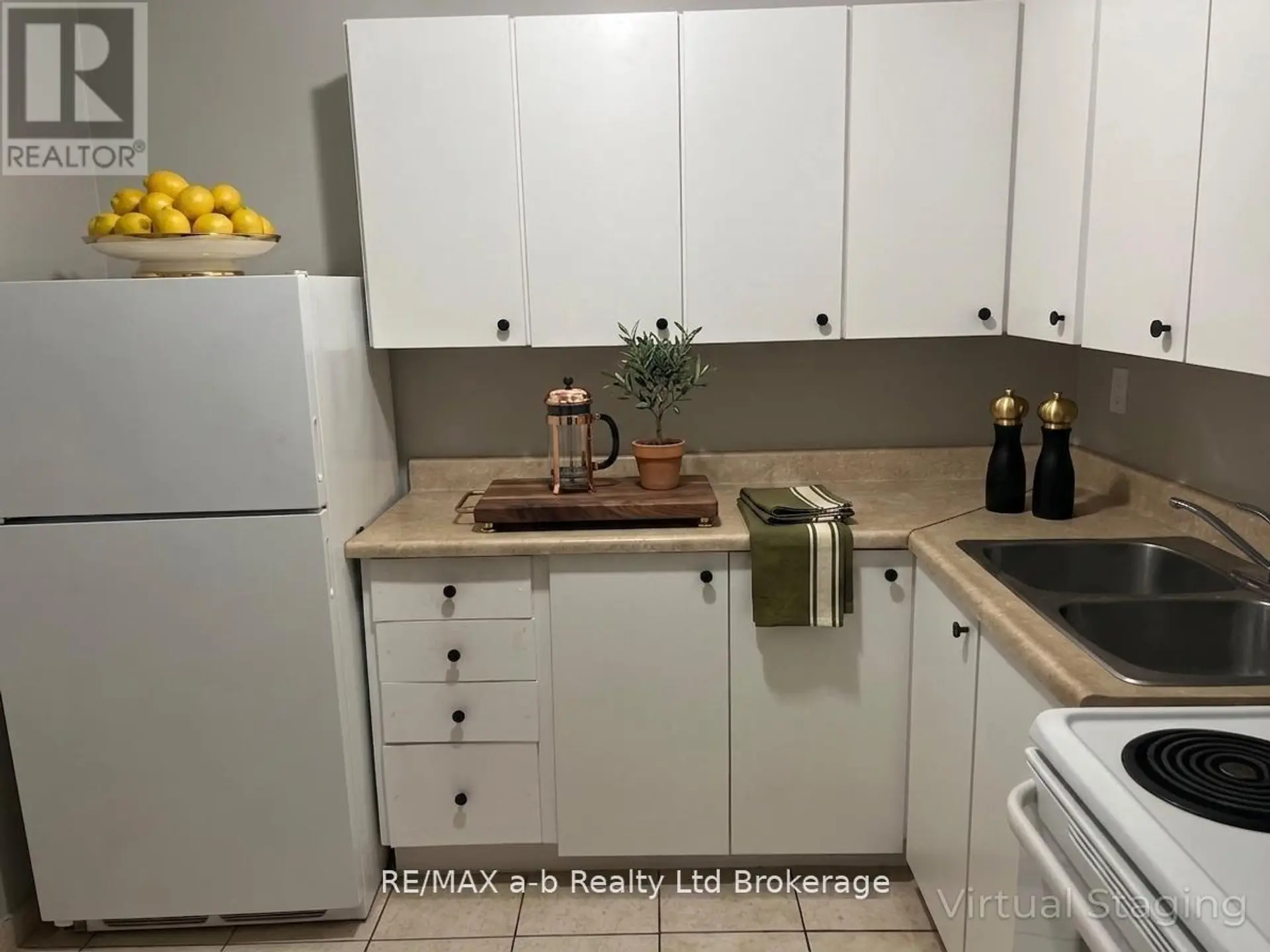 #501 583 MORNINGTON AVENUE - Image 6