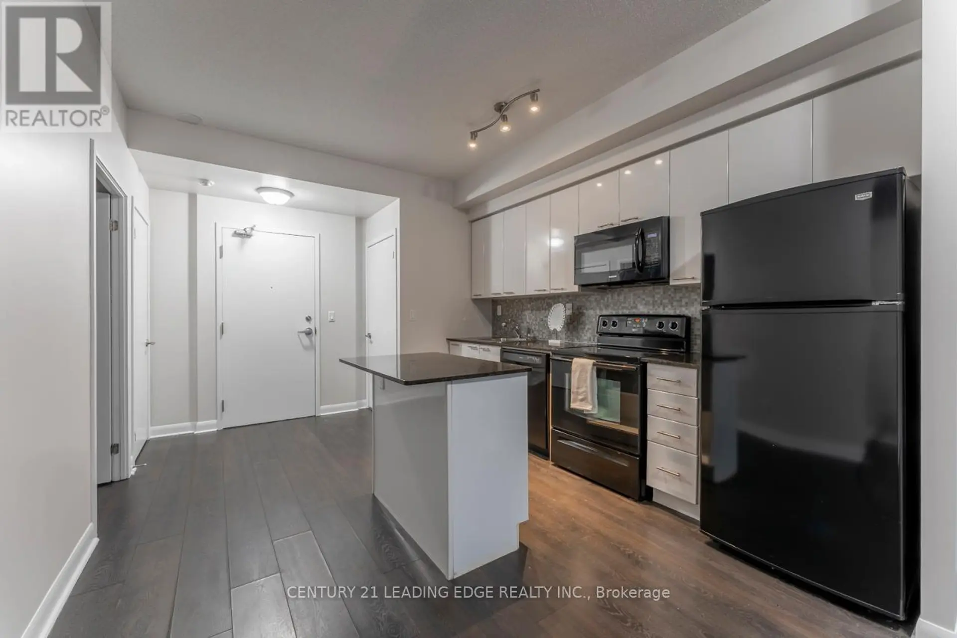 #517 15 BRUYERES MEWS - Image 2