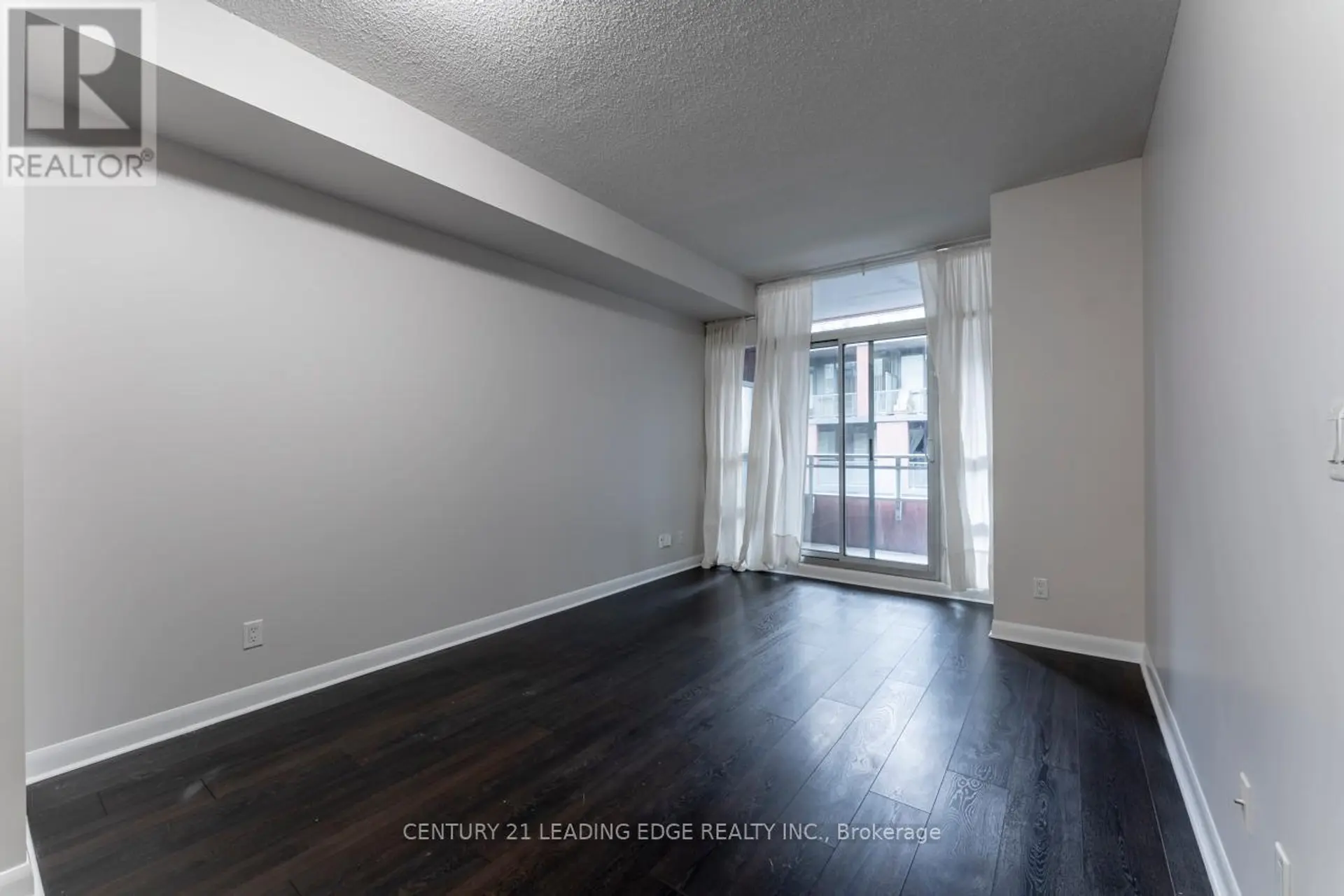 #517 15 BRUYERES MEWS - Image 8
