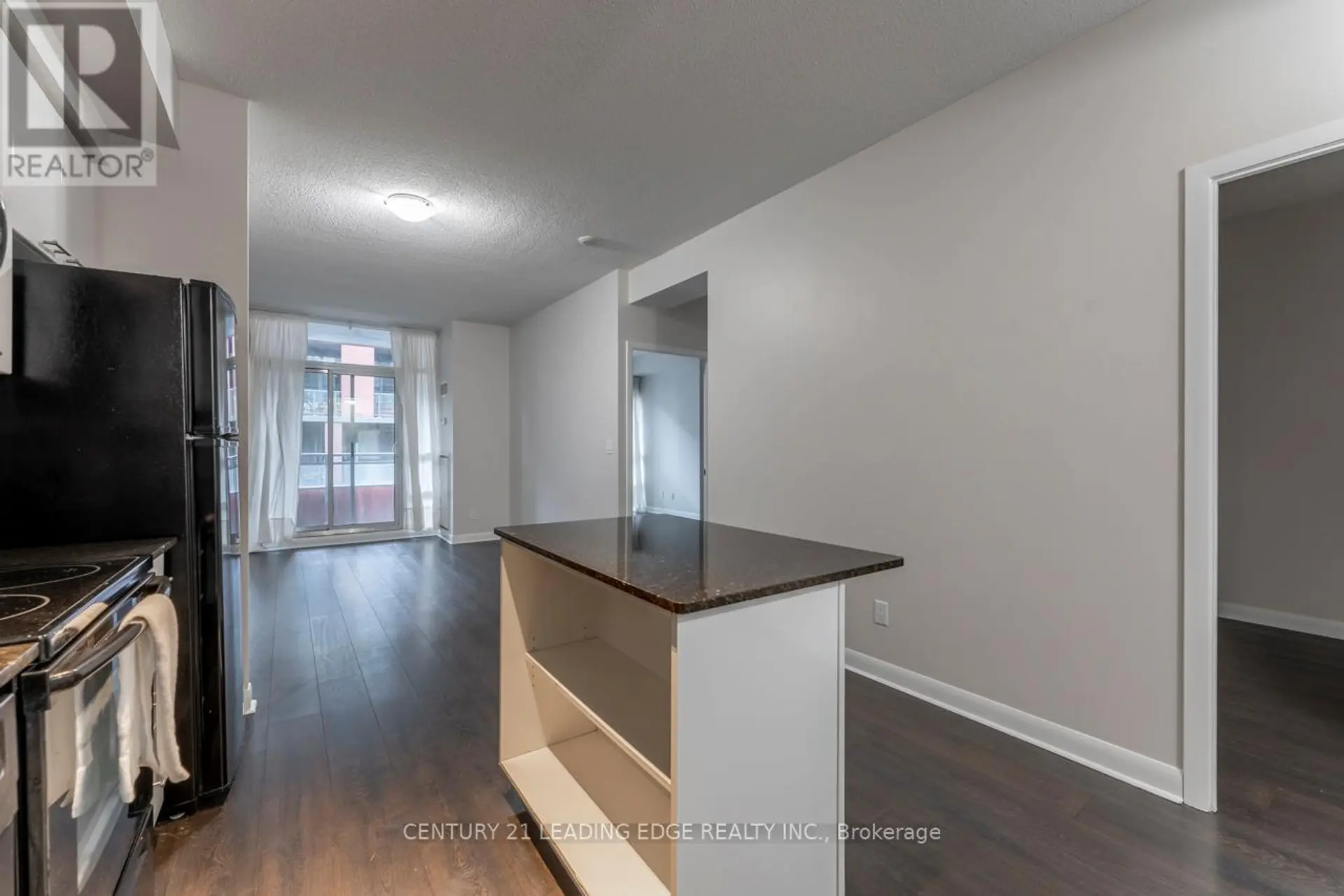 #517 15 BRUYERES MEWS - Image 4
