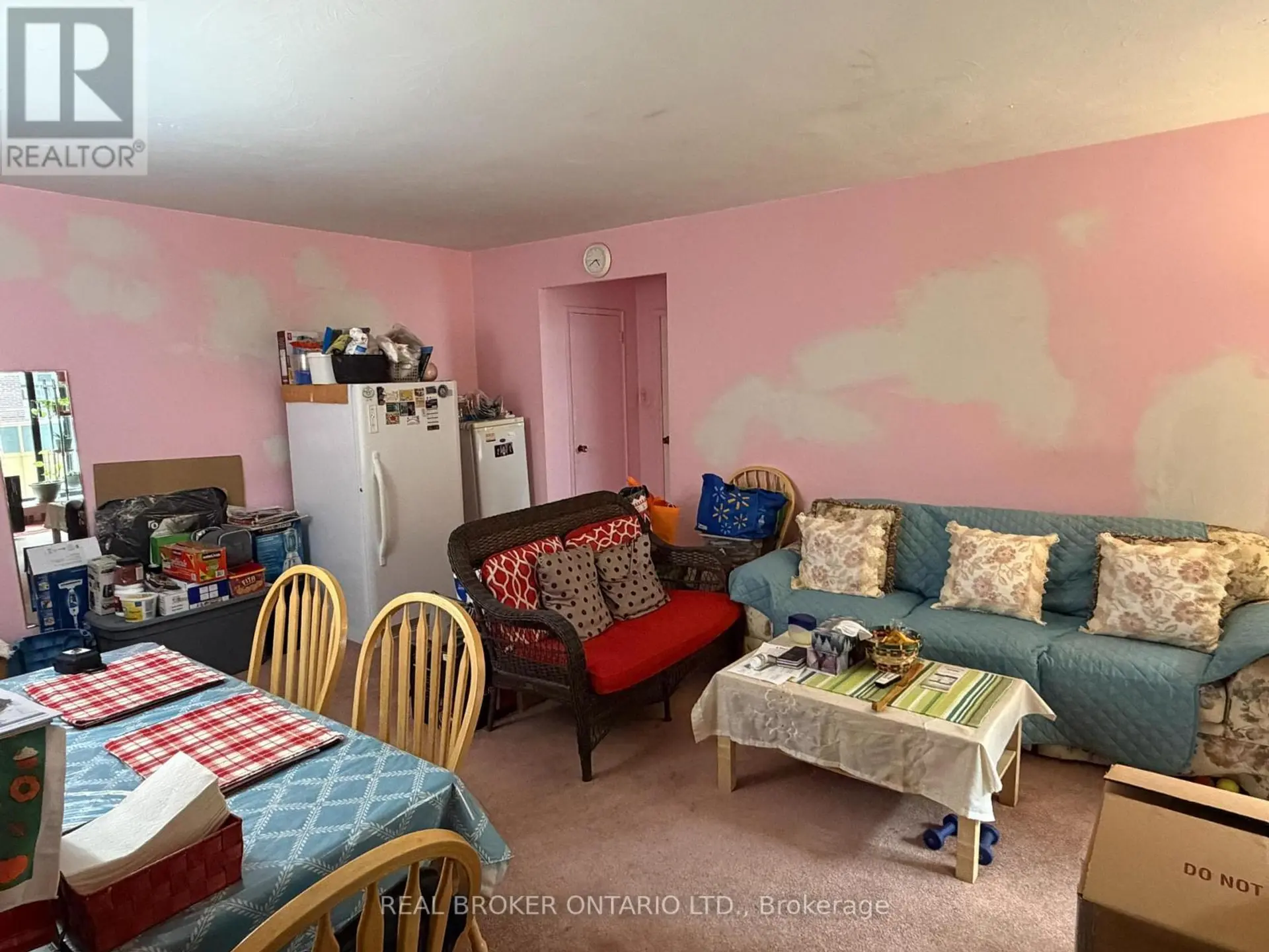 #306 921 MIDLAND AVENUE - Image 11