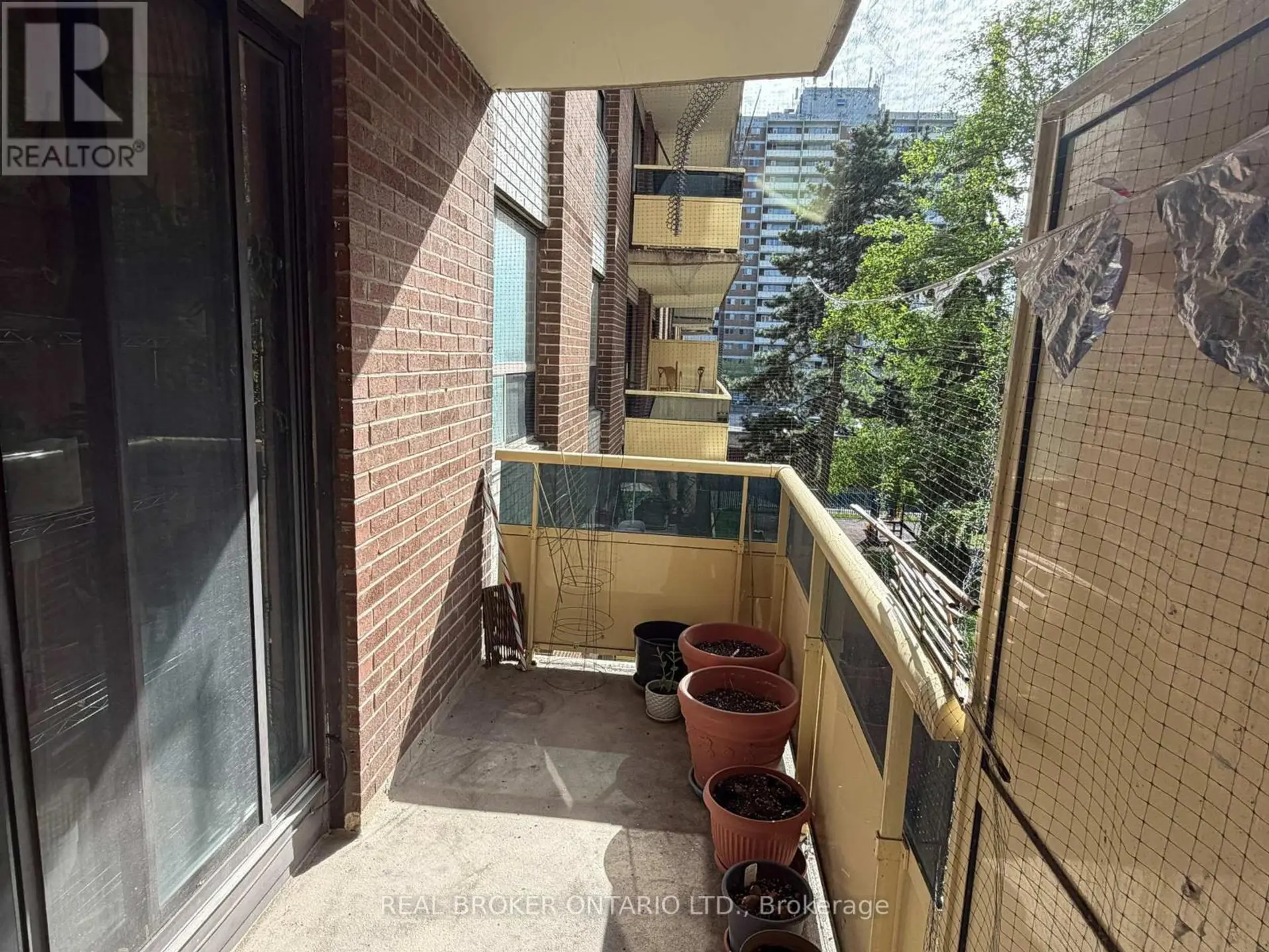 #306 921 MIDLAND AVENUE - Image 13