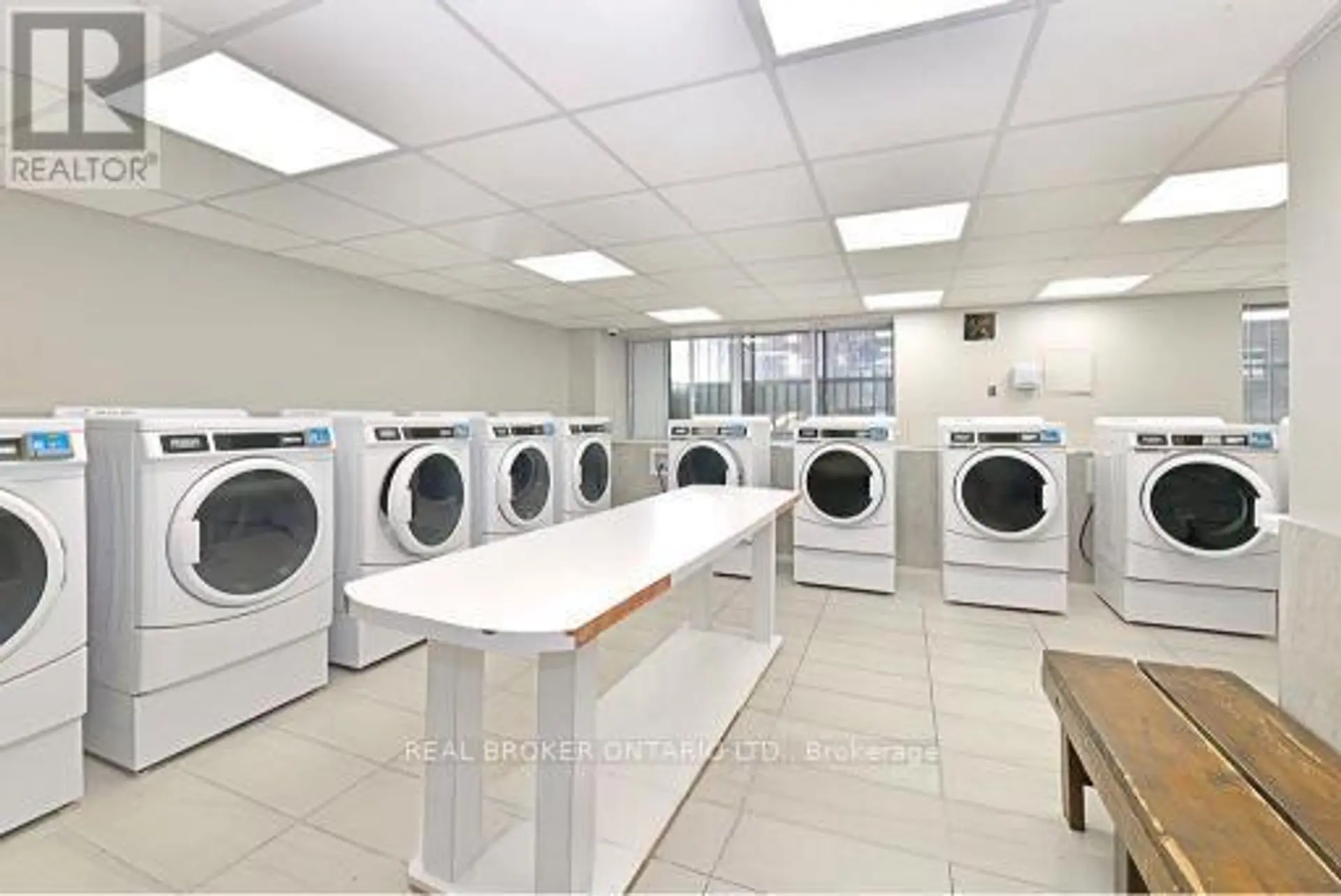 #306 921 MIDLAND AVENUE - Image 16