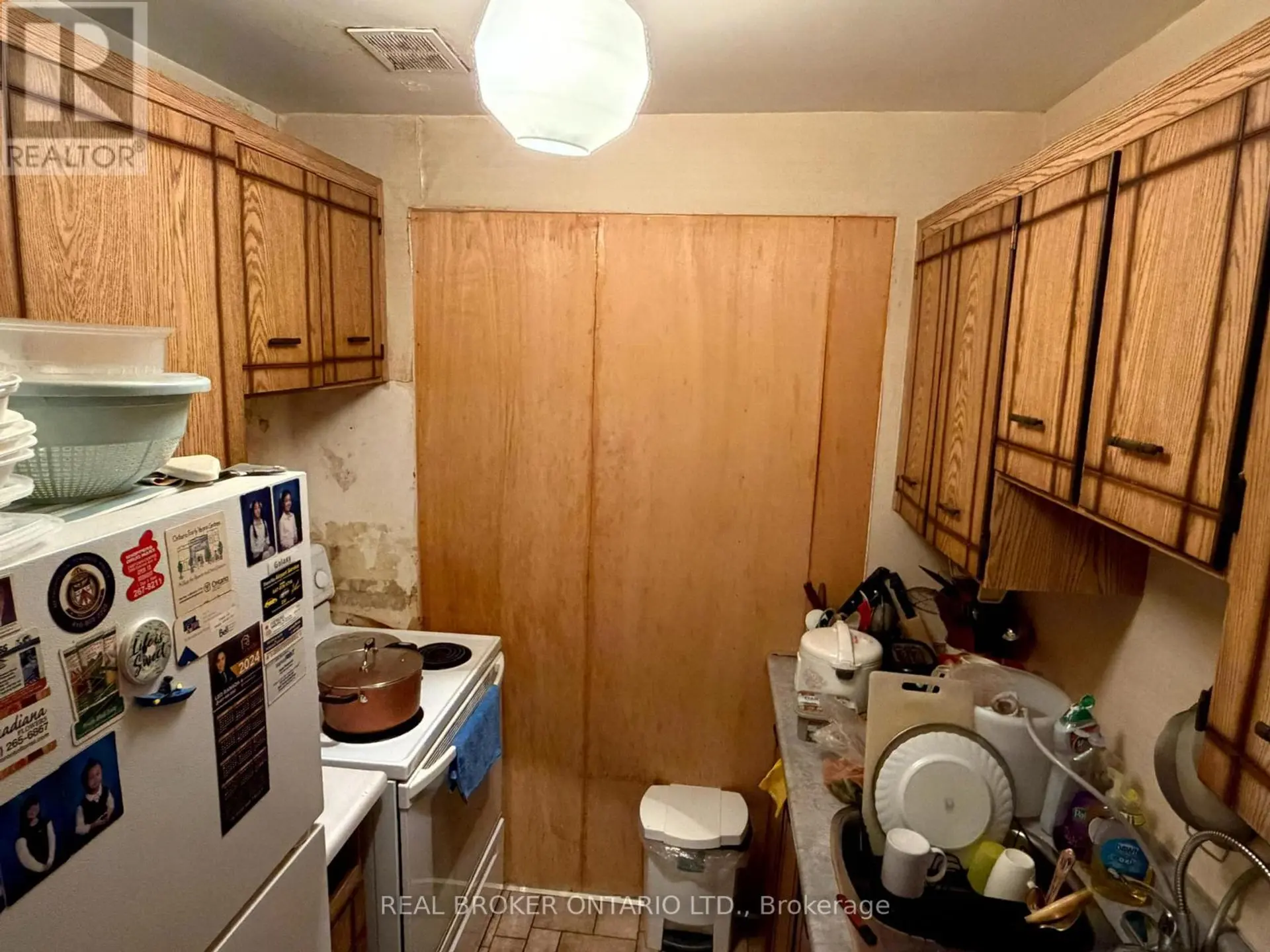 #306 921 MIDLAND AVENUE - Image 8