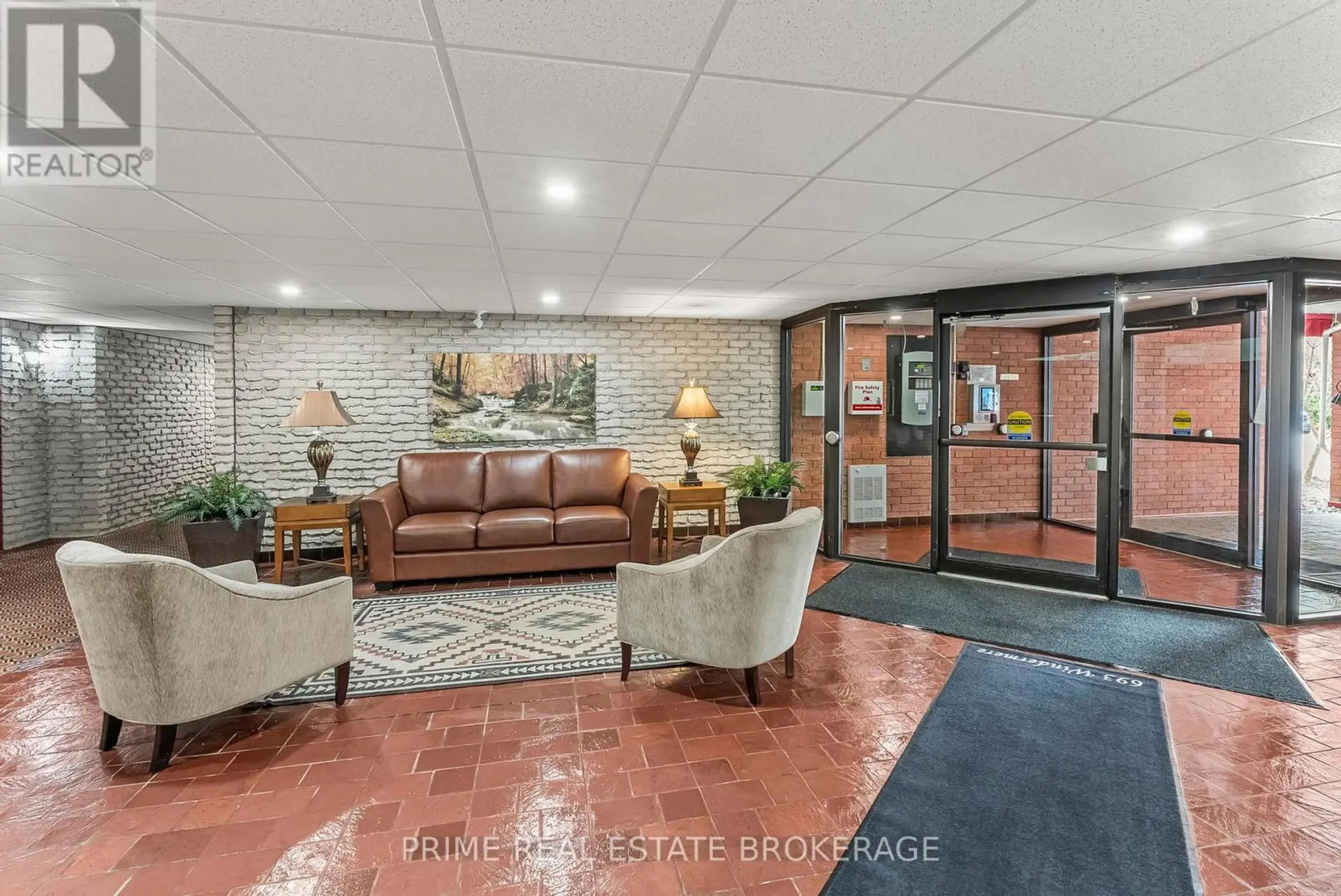 #204 693 WINDERMERE ROAD - Image 2