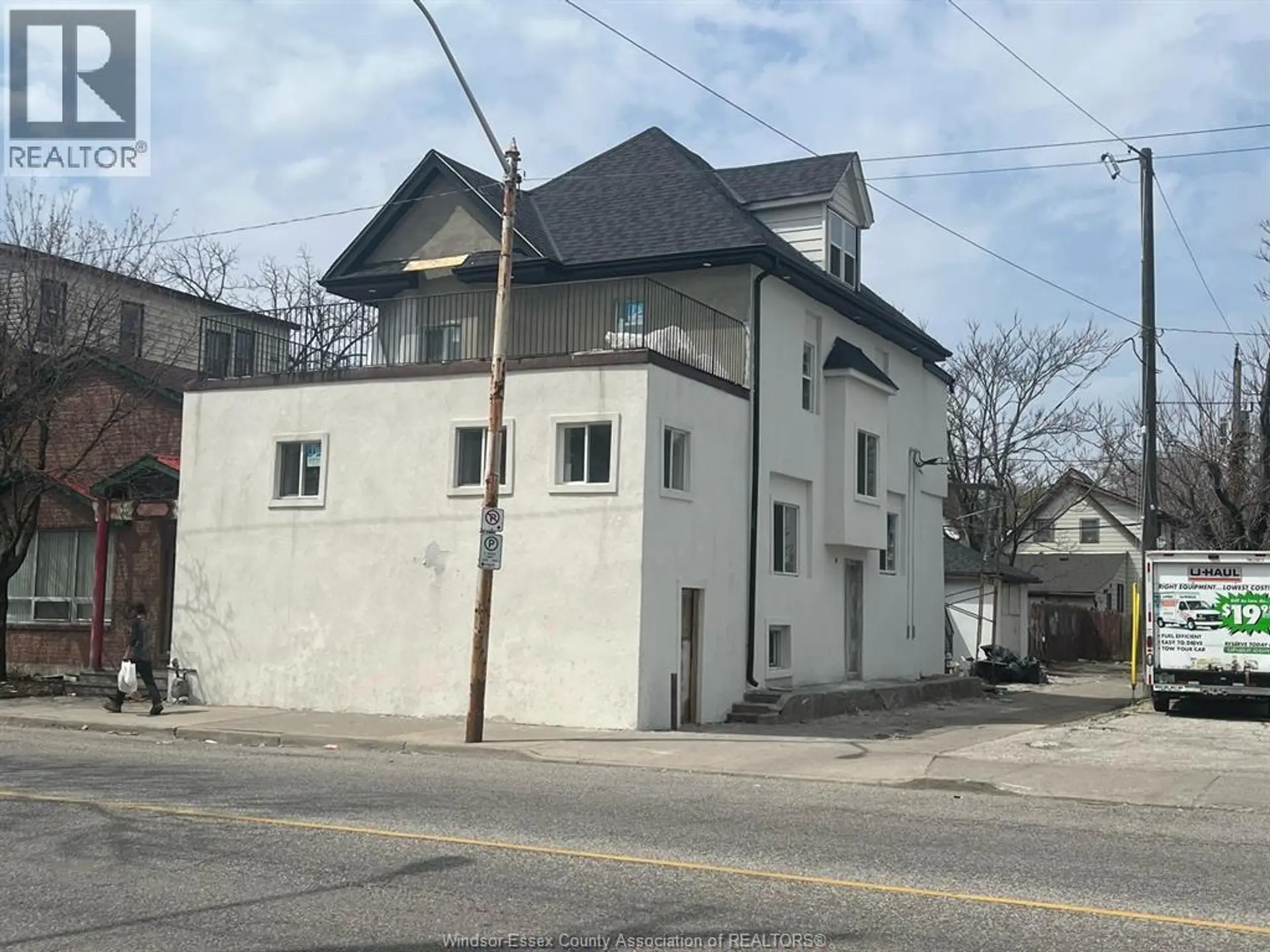 430 WYANDOTTE STREET West