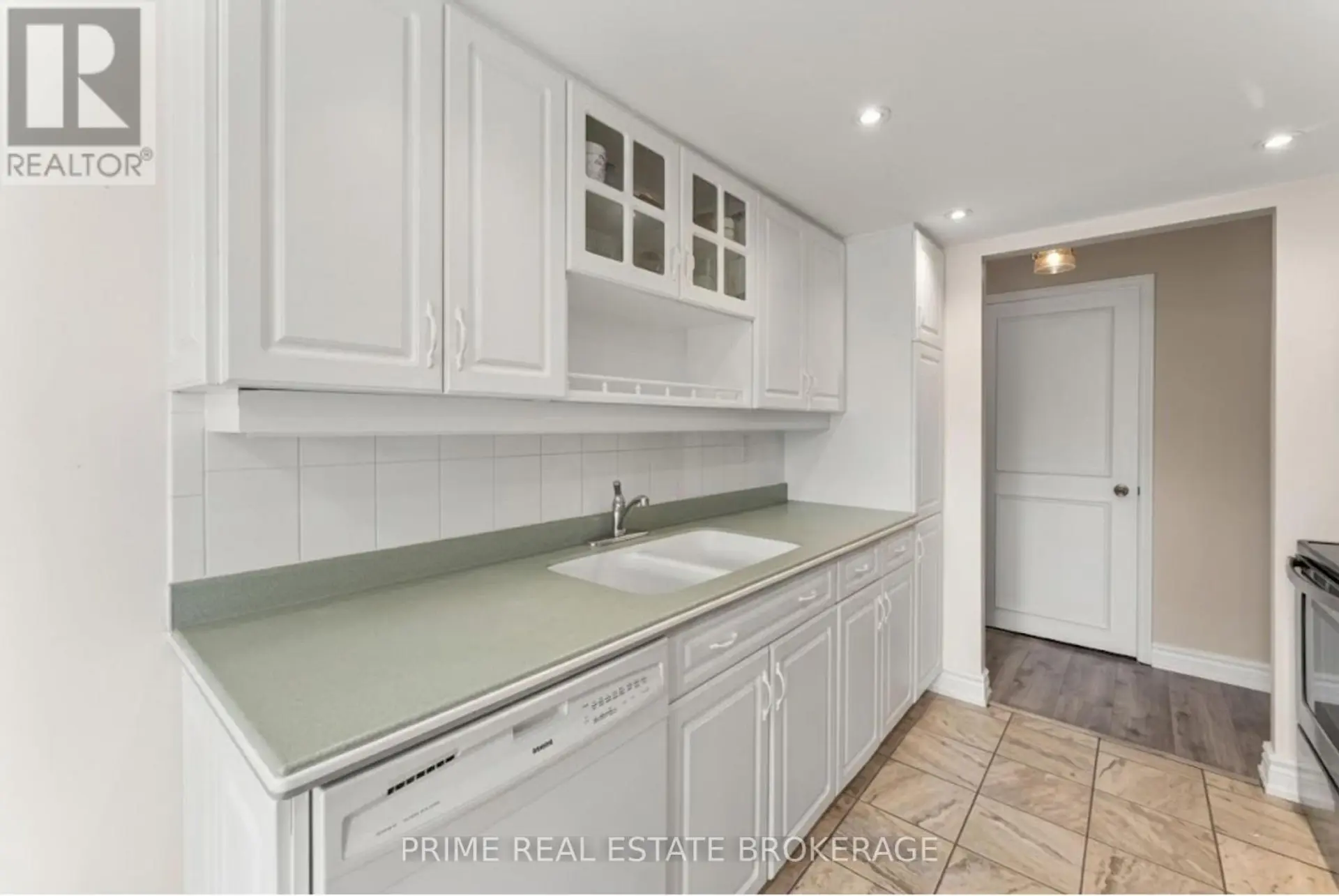 #204 693 WINDERMERE ROAD - Image 9