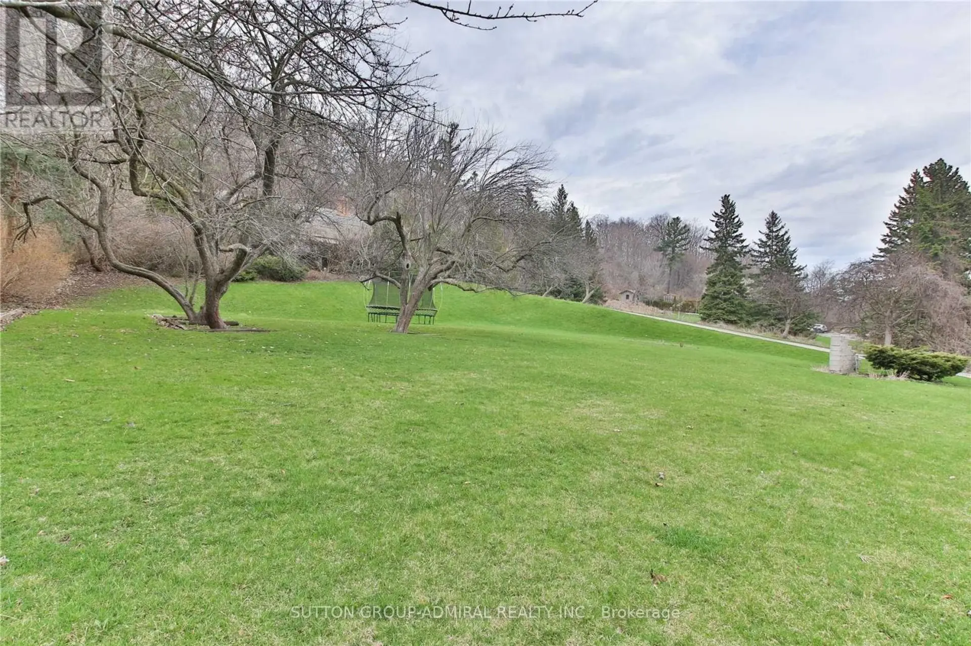 37 MEADOWCLIFFE DRIVE - Image 4