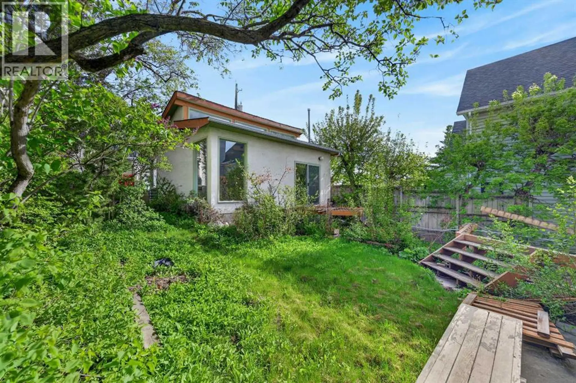 2006 30 Avenue SW - Image 10