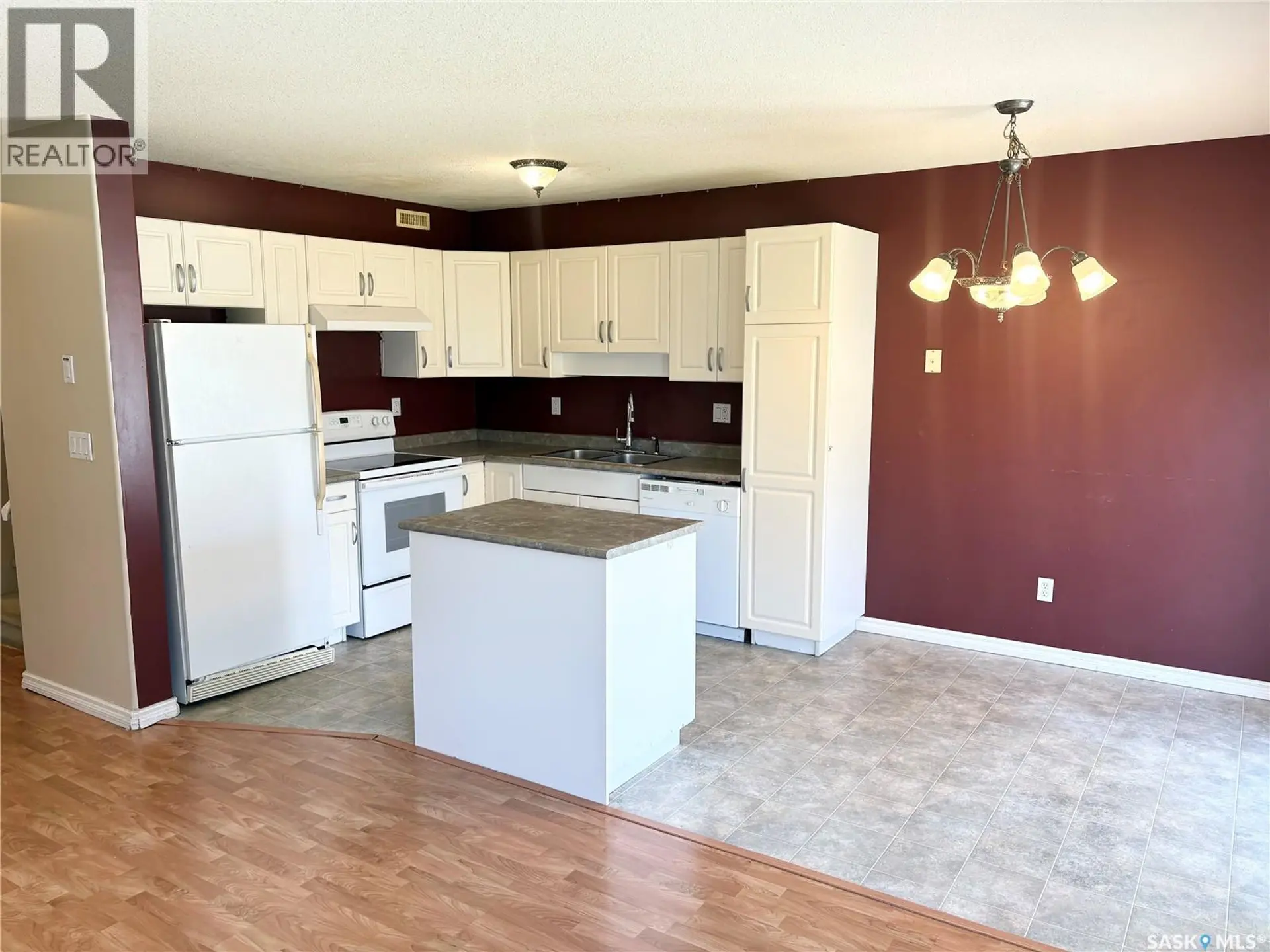 #38 103 BANYAN CRESCENT - Image 3