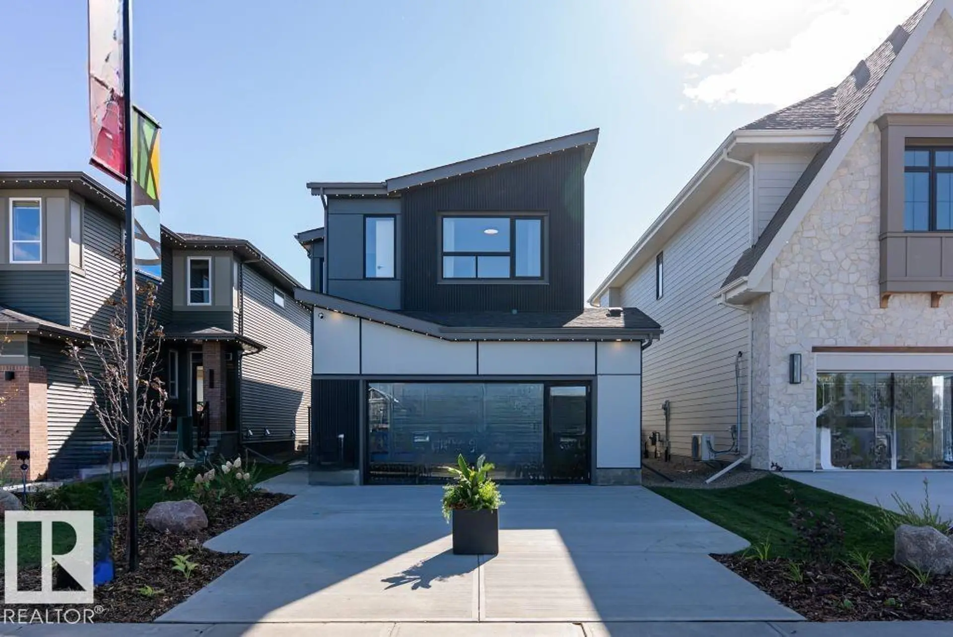 22 Devonshire DR S - Image 1