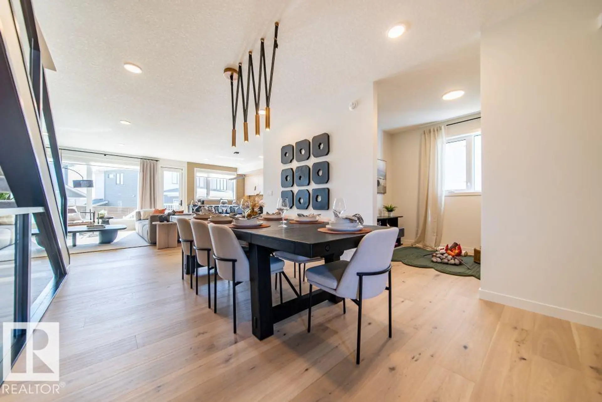 22 Devonshire DR S - Image 2