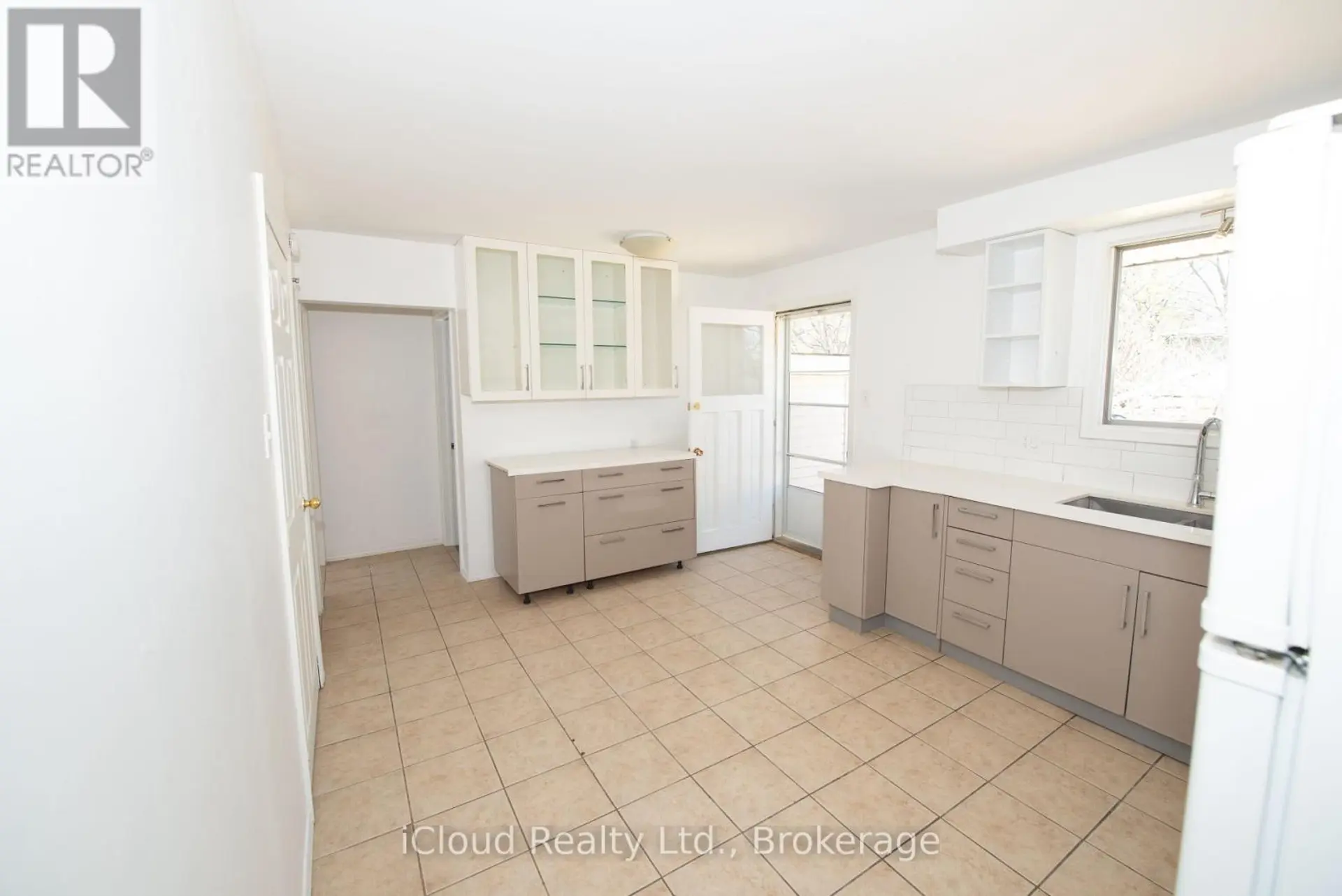 536 GLEN FORREST BOULEVARD - Image 3
