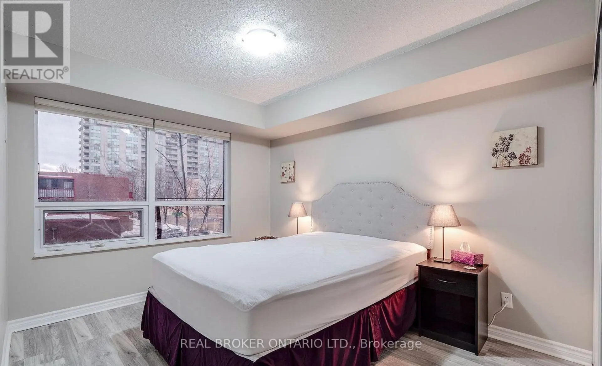 #225 35 SARANAC BOULEVARD - Image 10