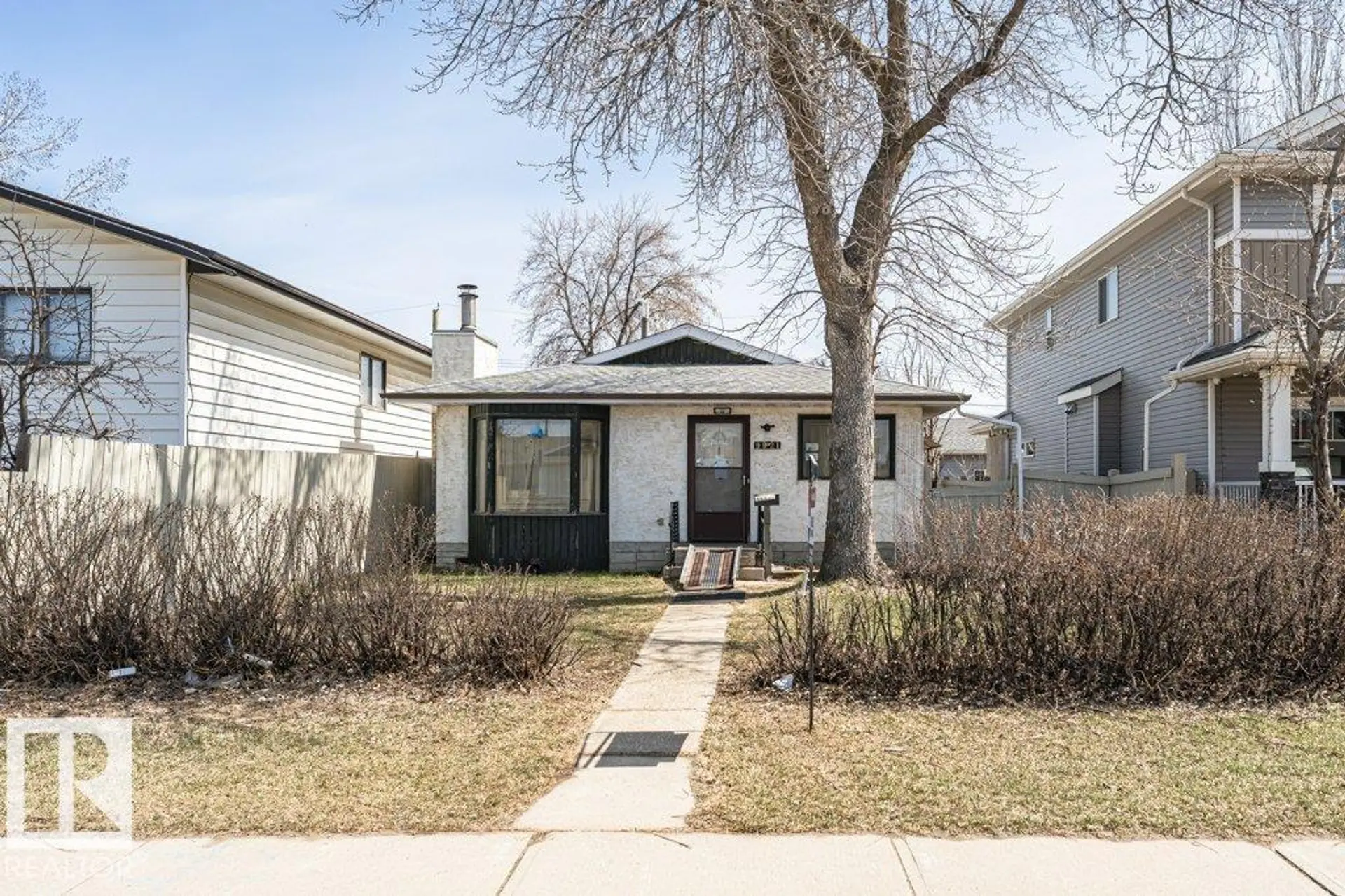 9921 162 ST NW - Image 1