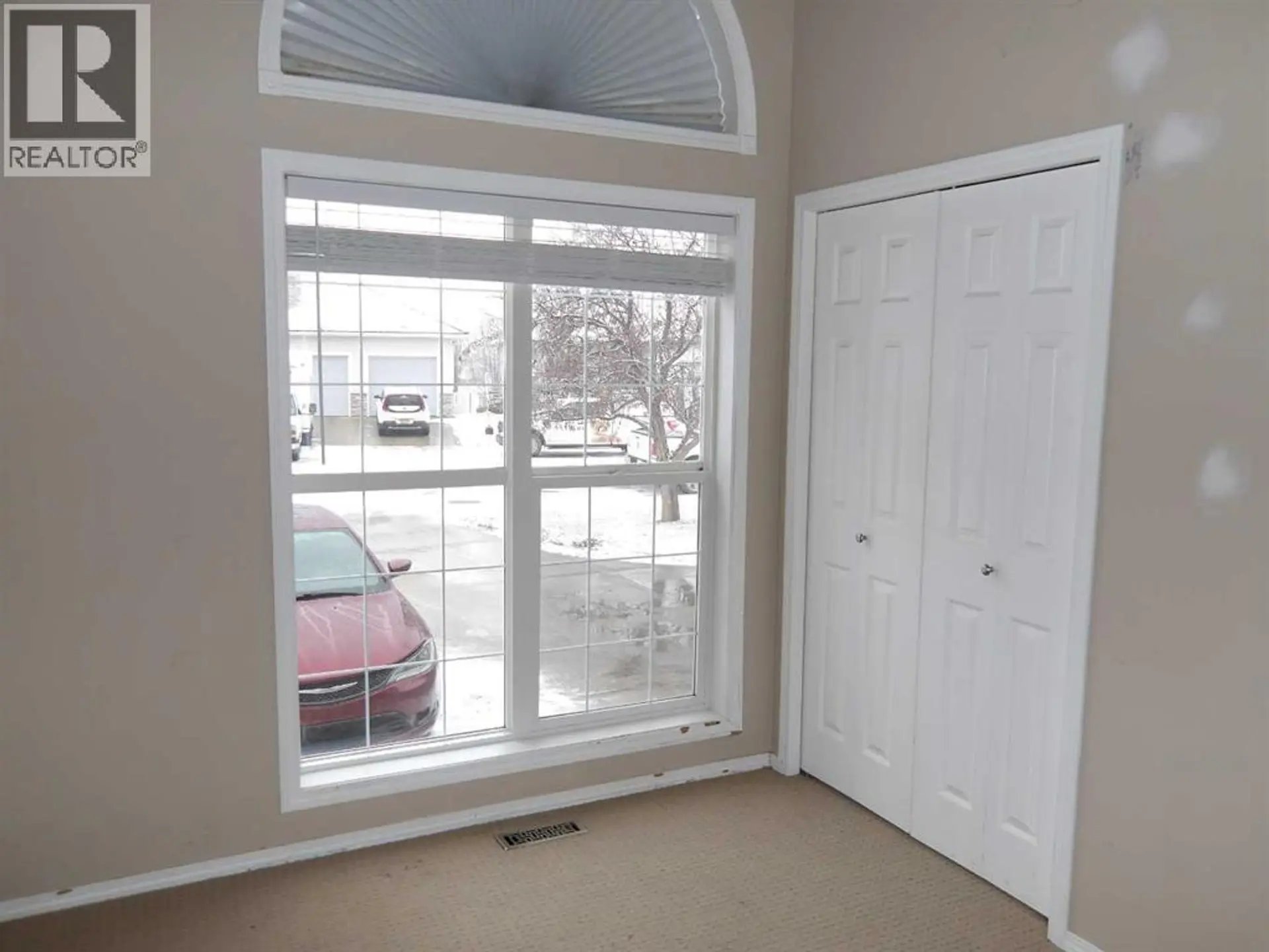 39 ASHLEY Close - Image 6