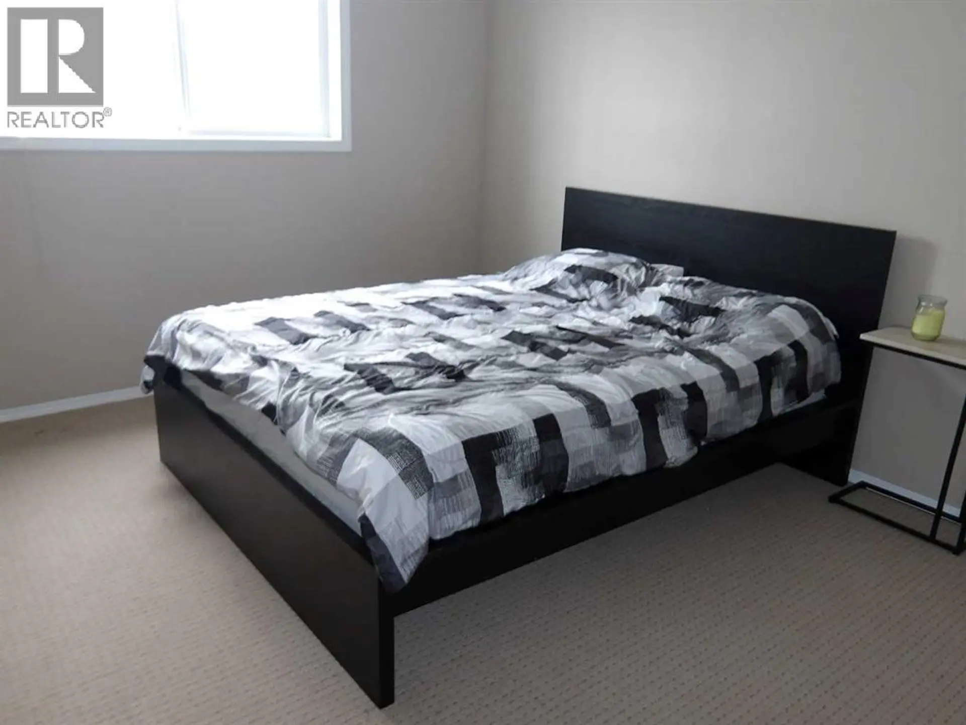 39 ASHLEY Close - Image 11
