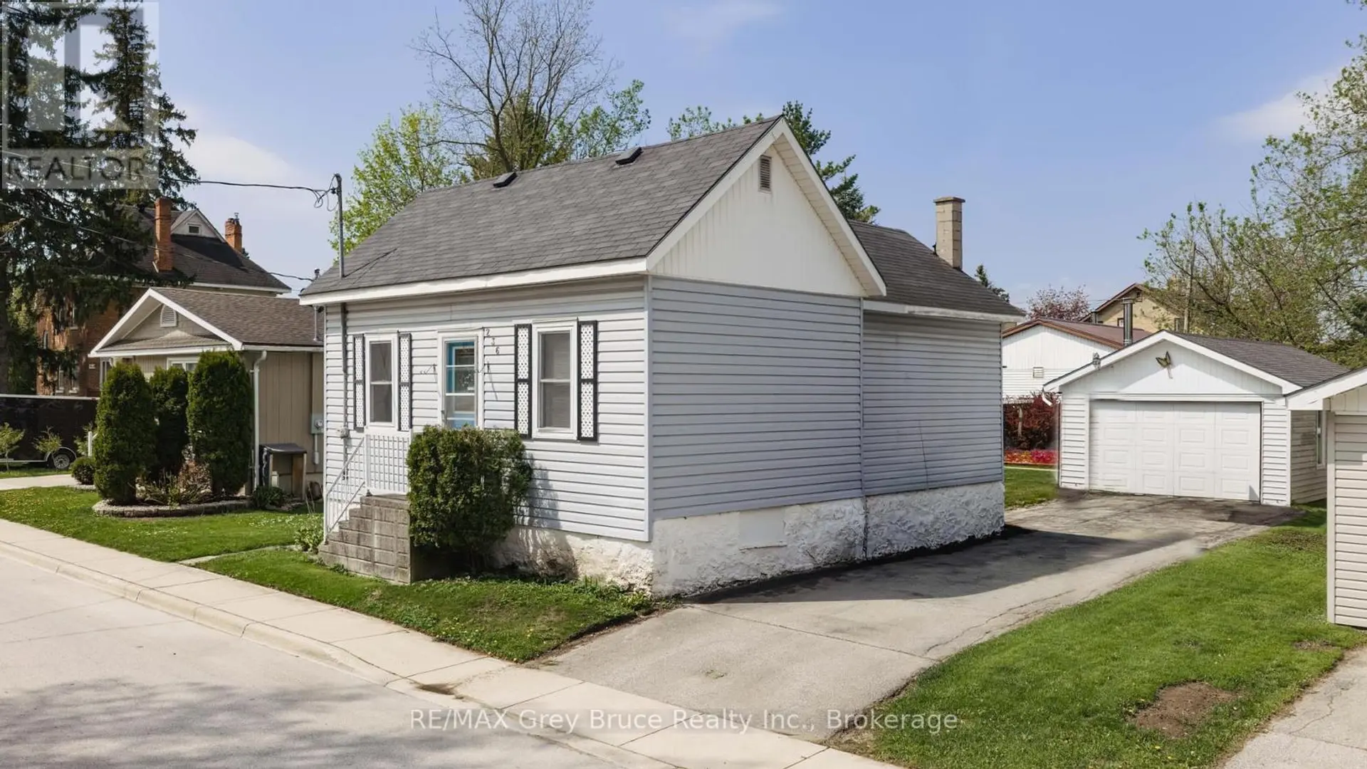 236 2ND AVENUE S - Image 1