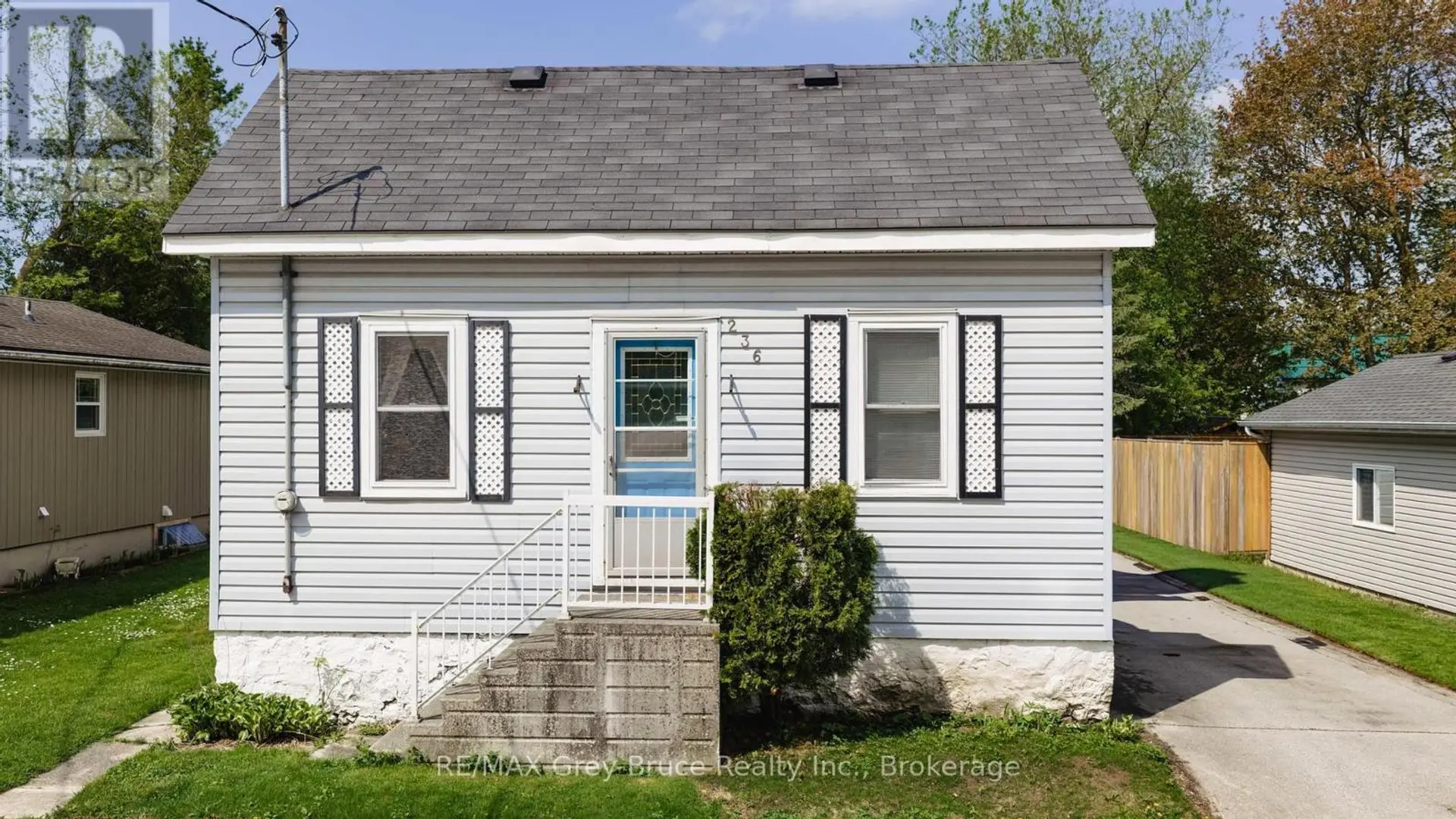 236 2ND AVENUE S - Image 2