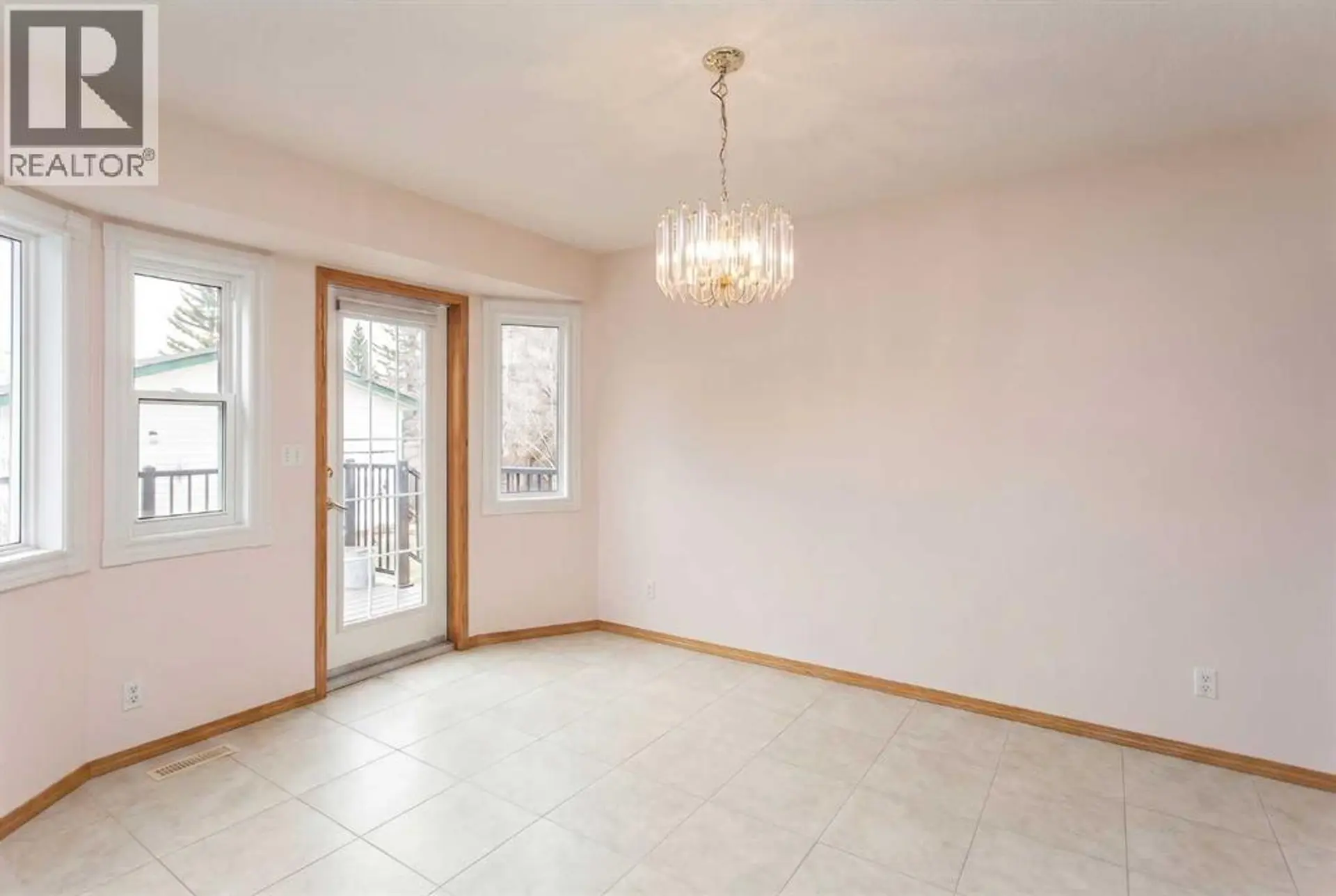 14 Lincoln Park - Image 4