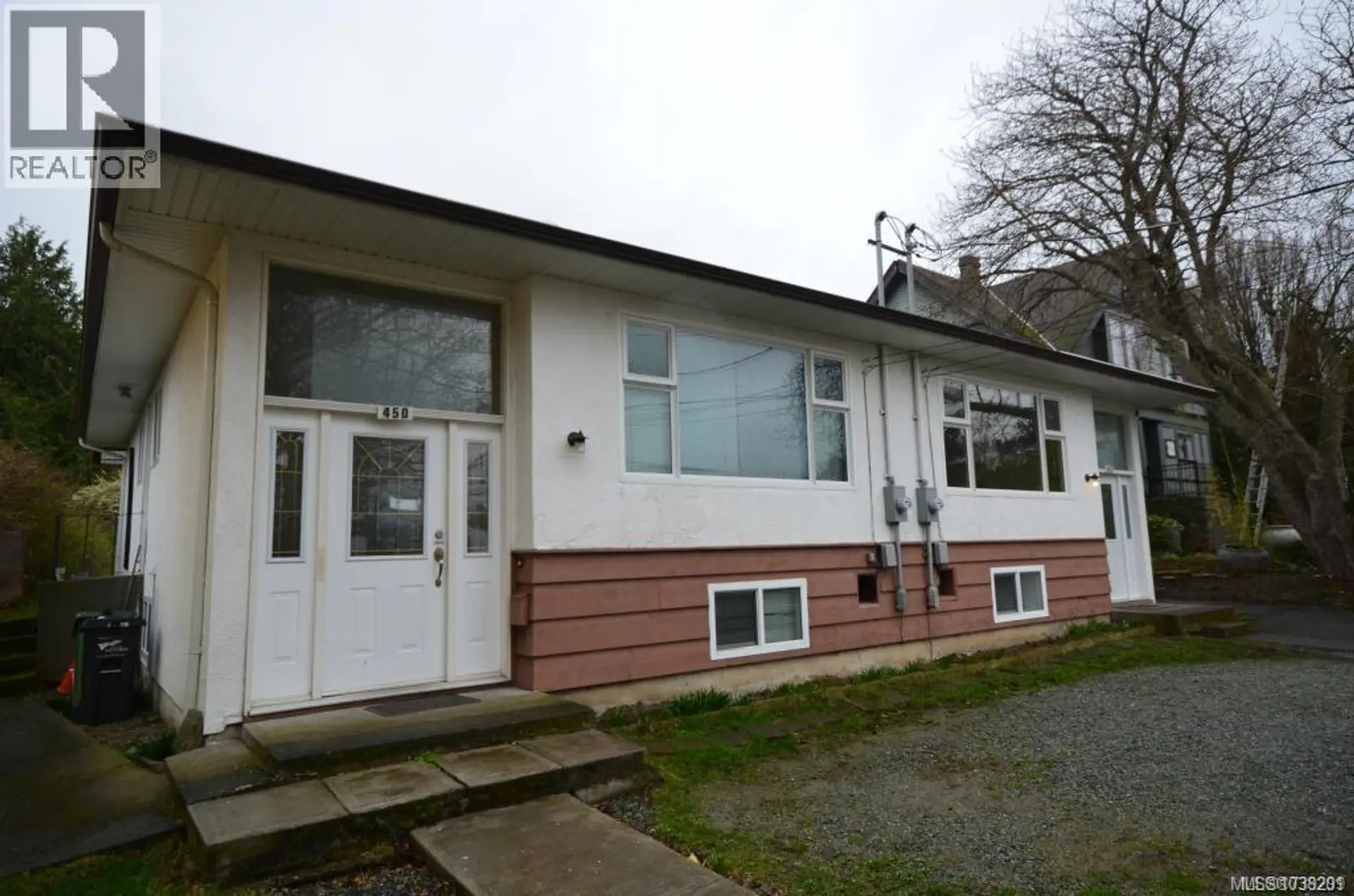 450-452 Craigflower Rd - Image 1