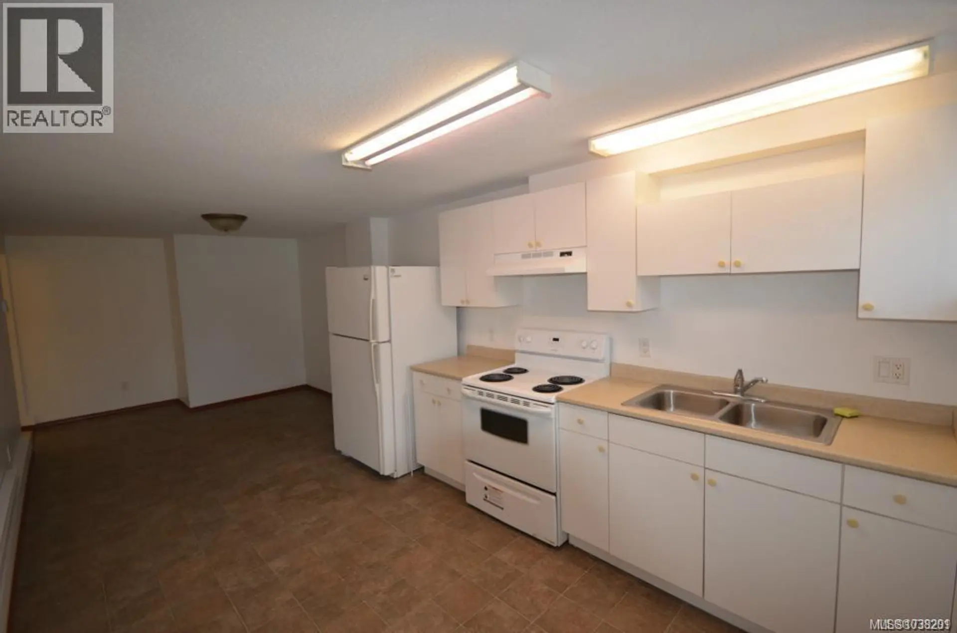 450-452 Craigflower Rd - Image 10