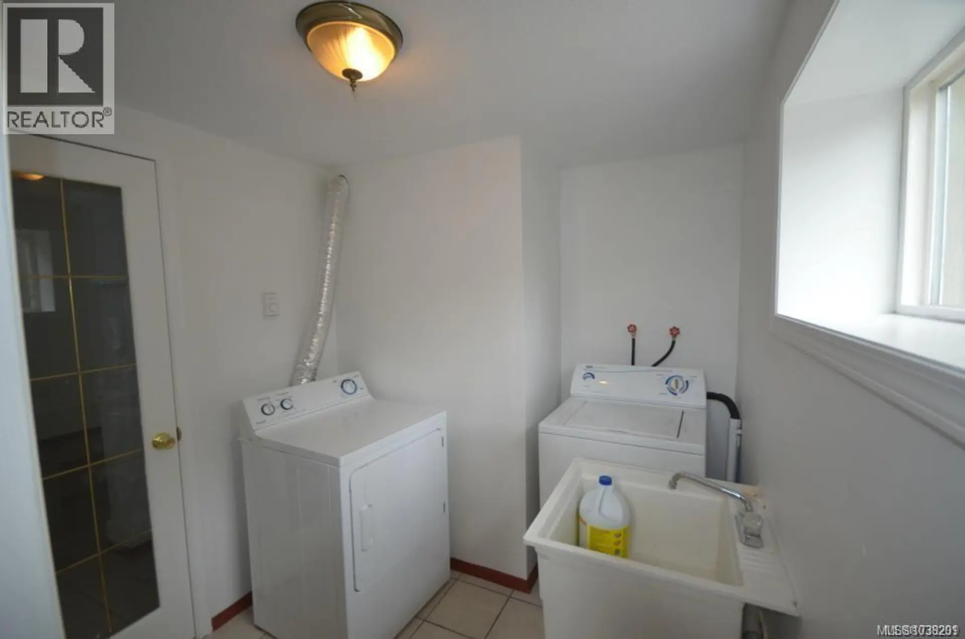 450-452 Craigflower Rd - Image 7