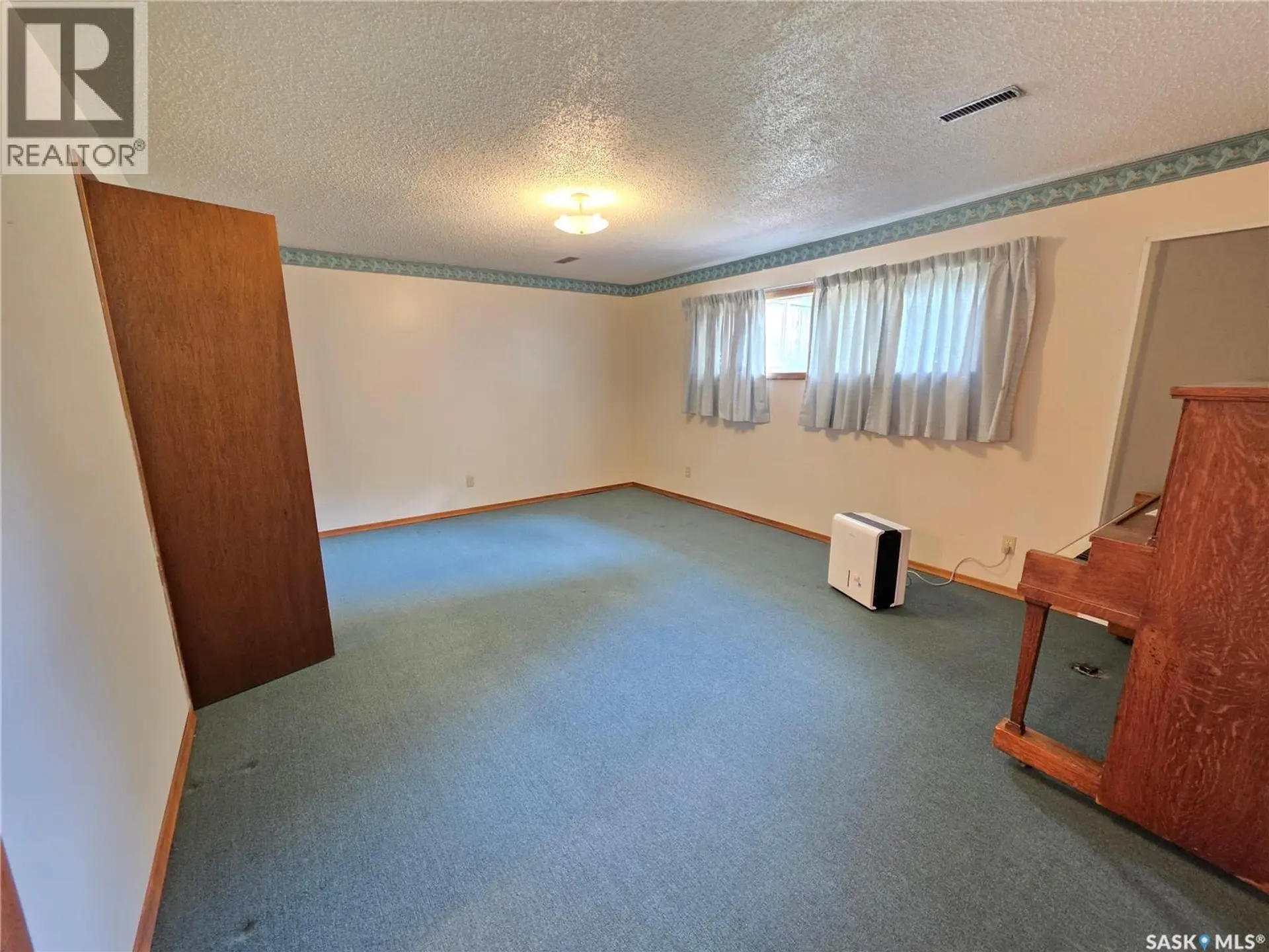 613 2nd STREET W - Image 12