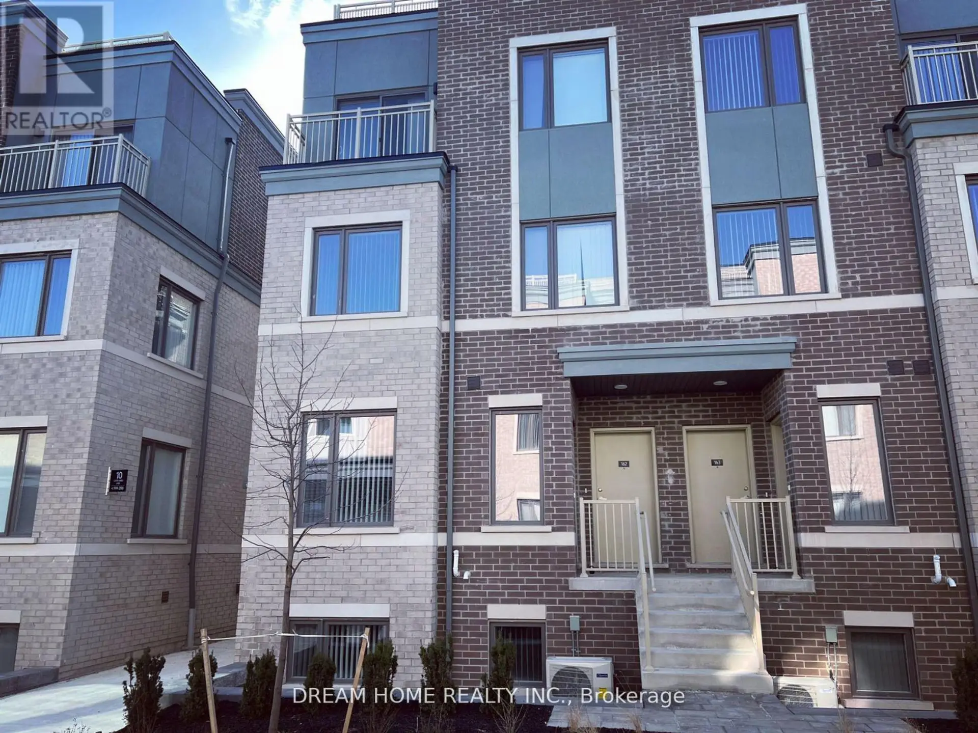 #161 20 LLOYD JANES LANE - Image 1