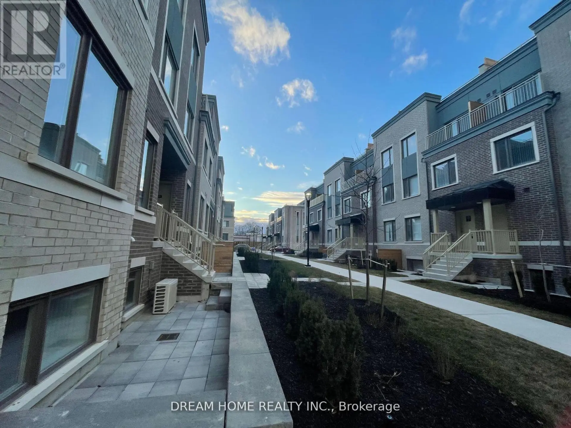 #161 20 LLOYD JANES LANE - Image 10